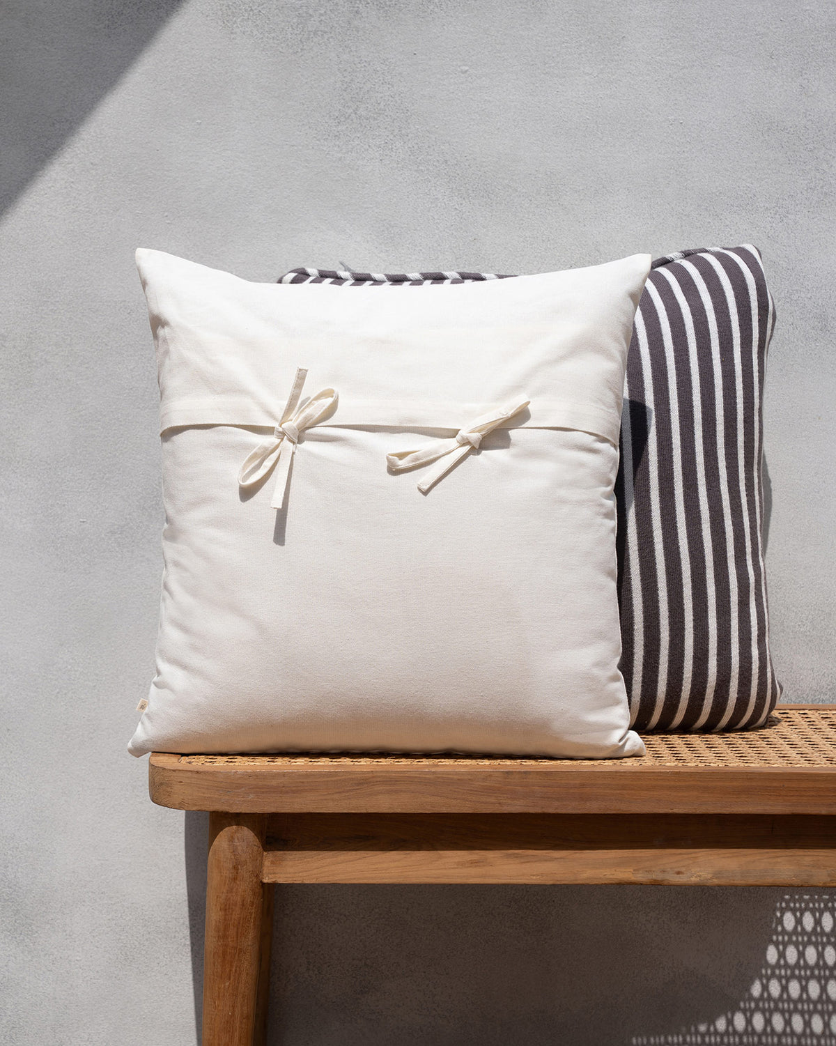 Ele Palm Cushion Cover