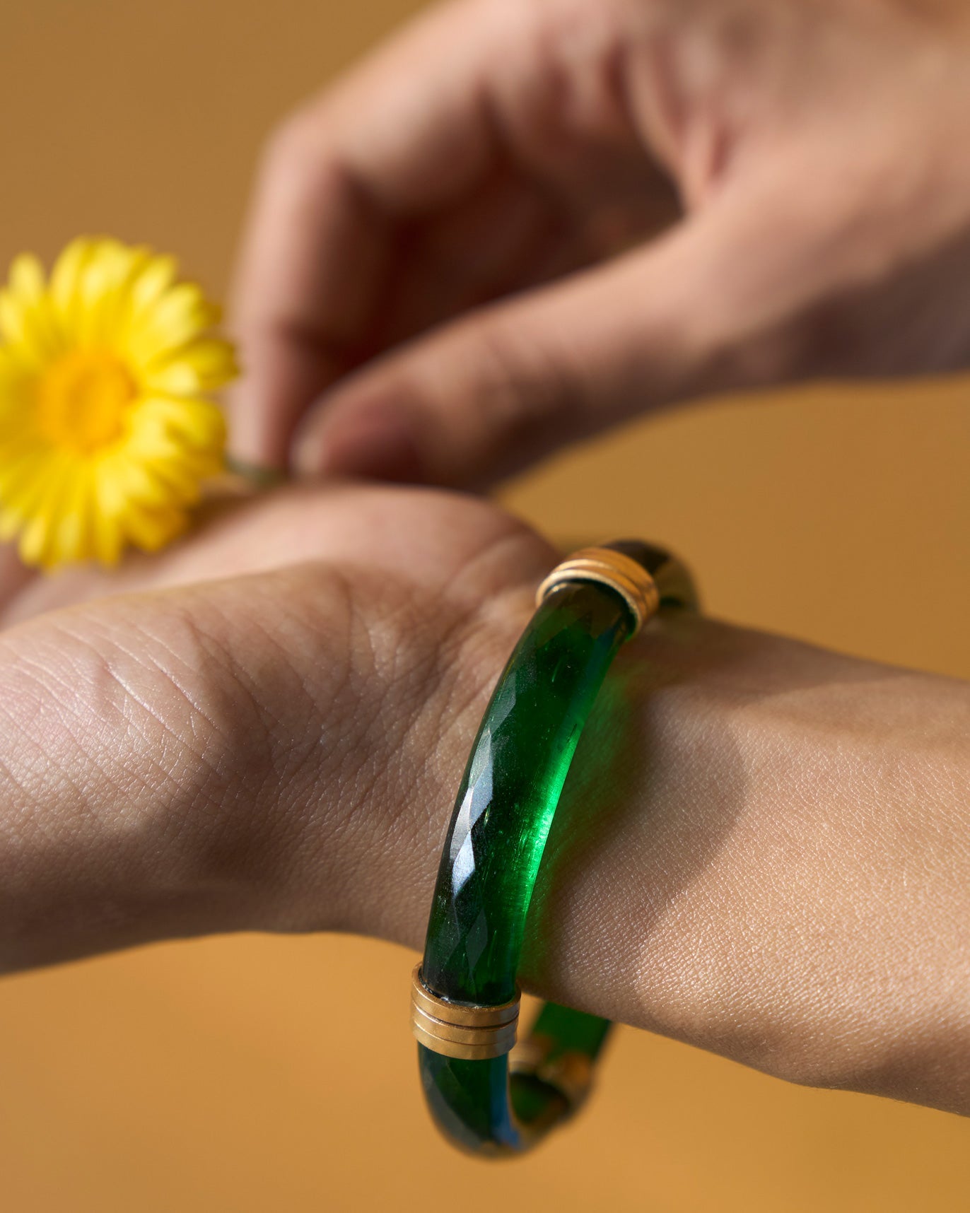 Cara Bangle - Green
