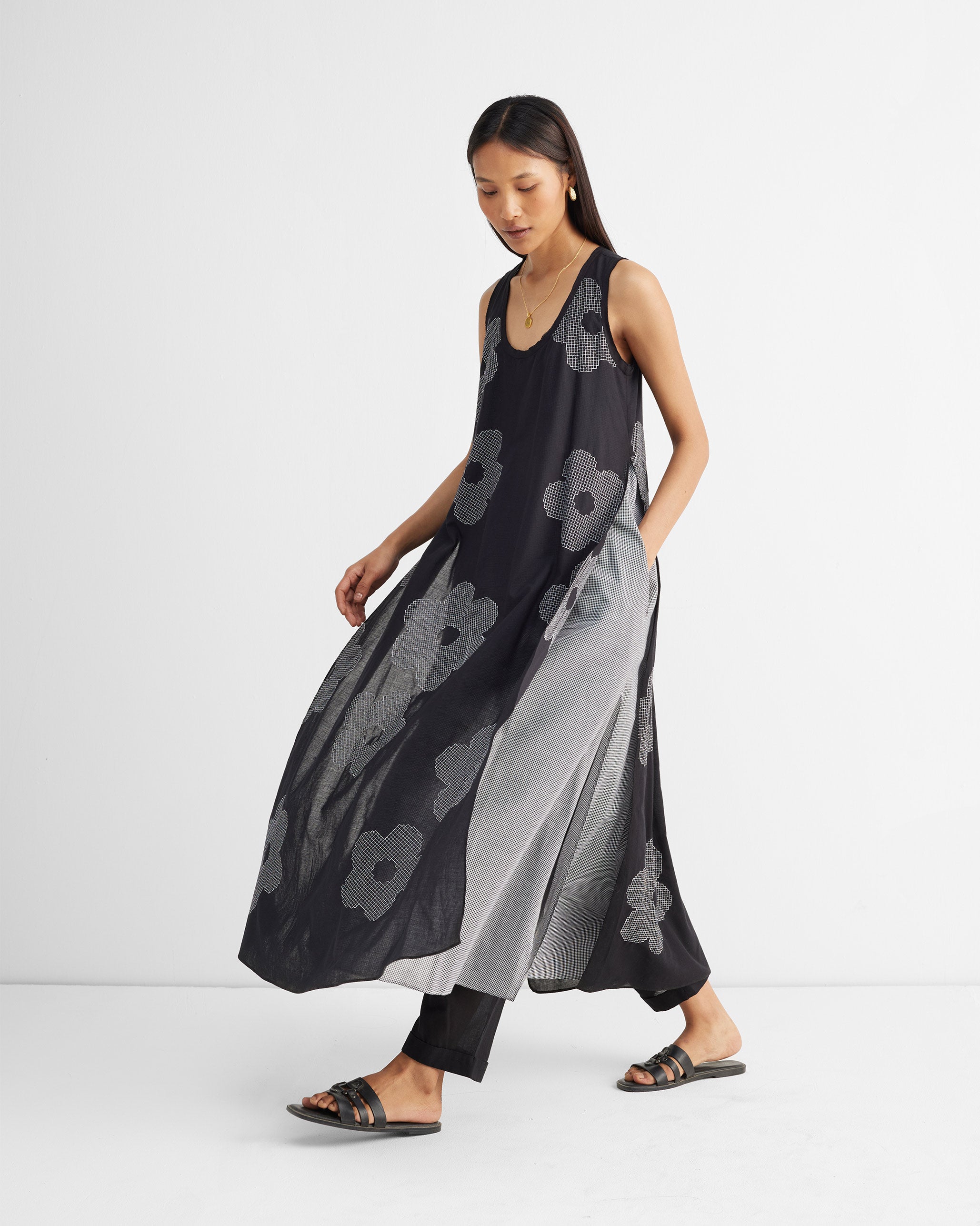 The Double Layer Kurta Set - Black Embroidered