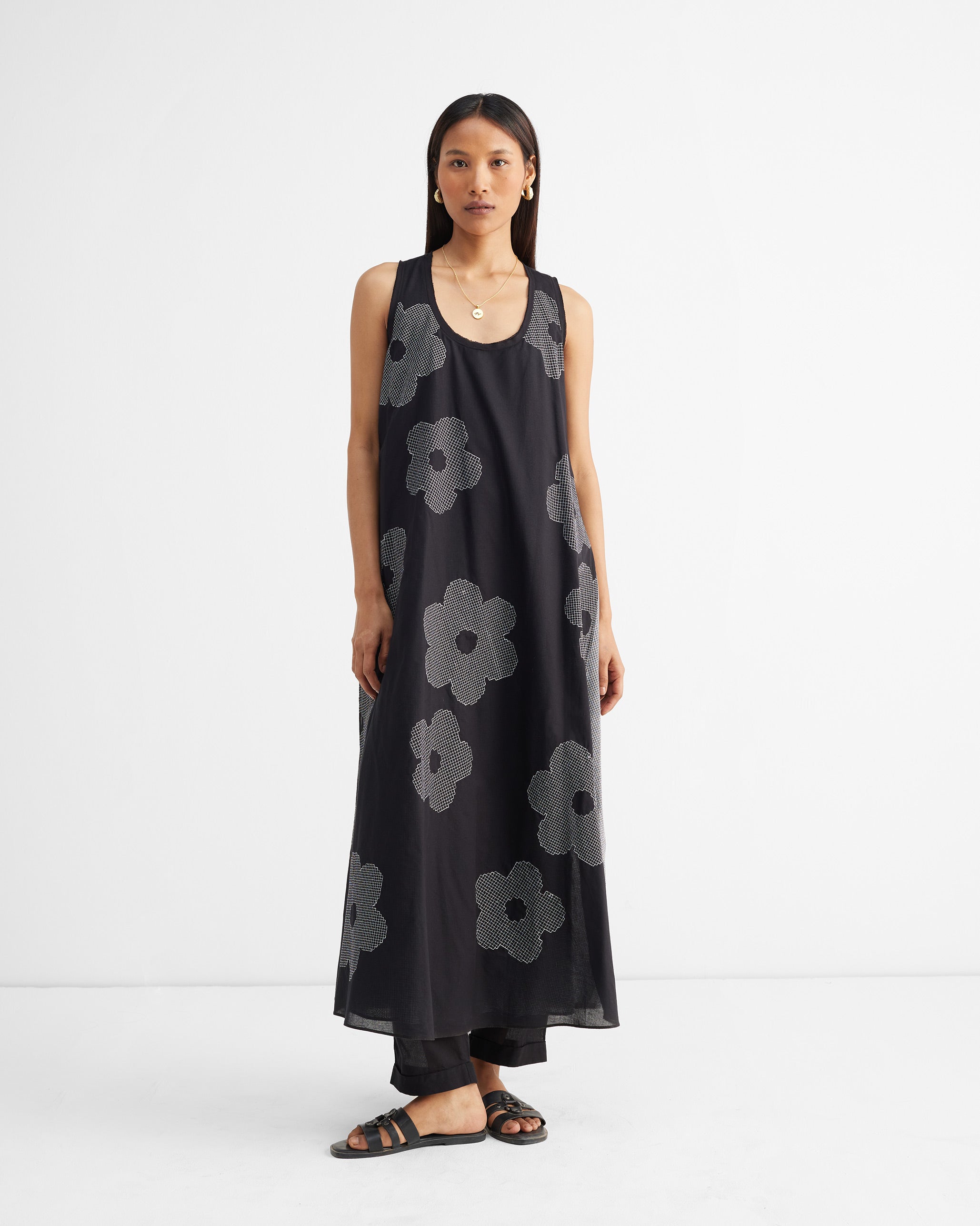 The Double Layer Kurta Set - Black Embroidered