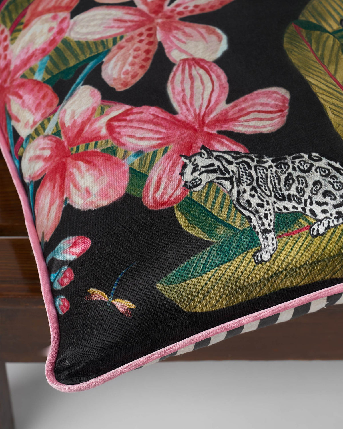 Malti Cushion Cover
