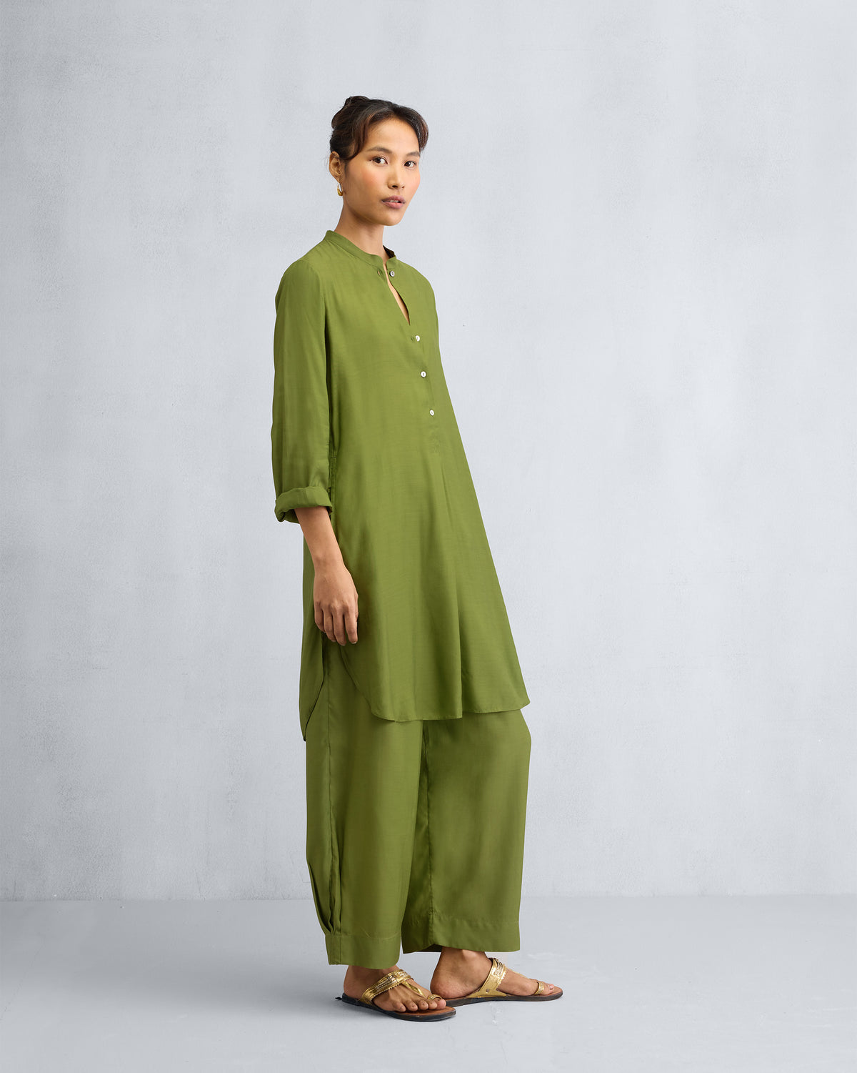 The Basic Mid Length Kurta Set - Olive