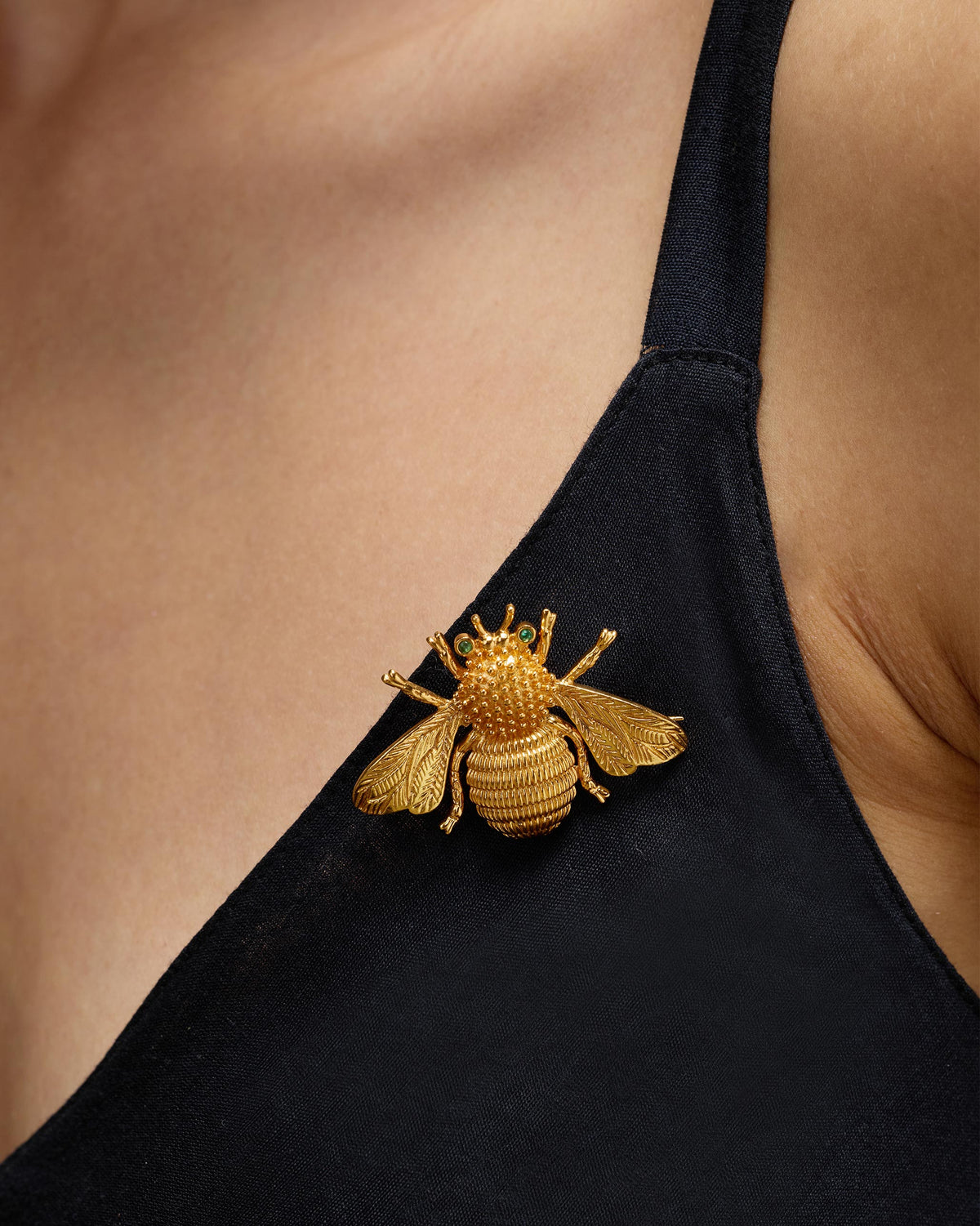 Bee Brooch - Gold