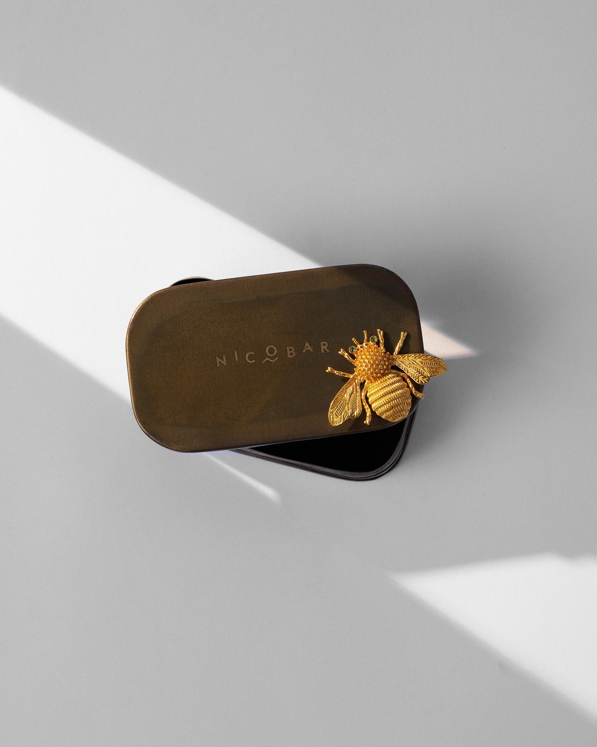 Bee Brooch - Gold
