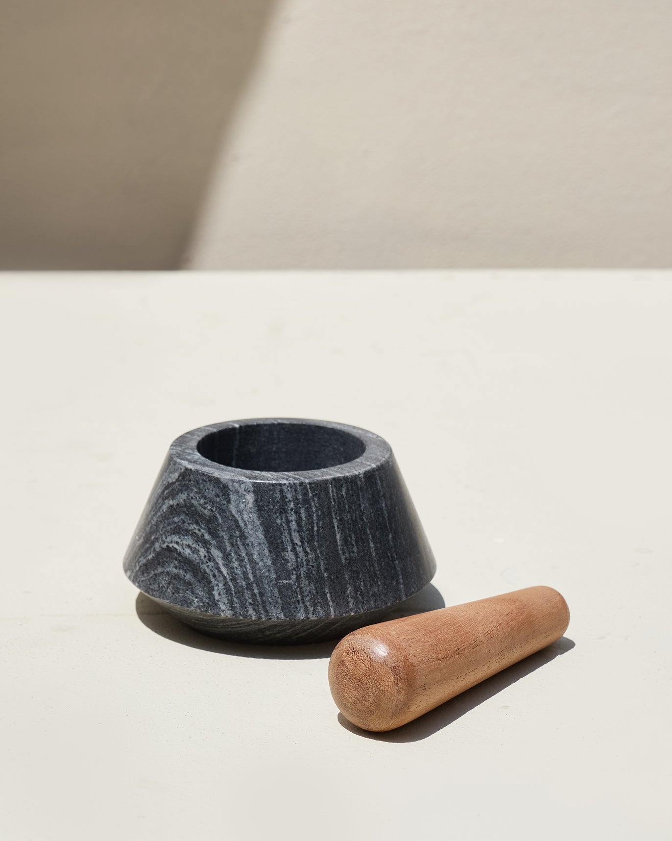 Ukiyo Mortar & Pestle - Midnight Marble