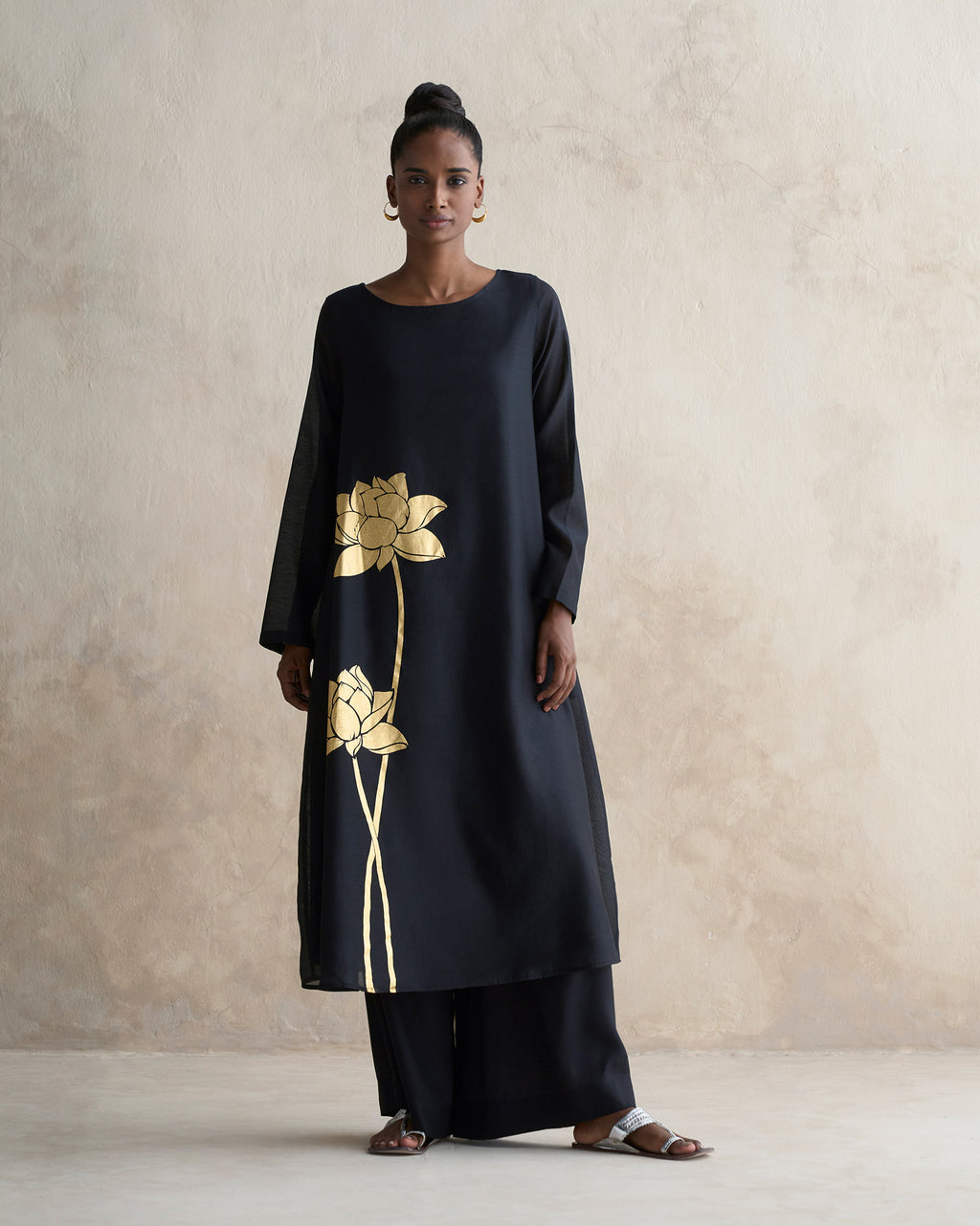 Boat Neck Kurta Black Nicobar