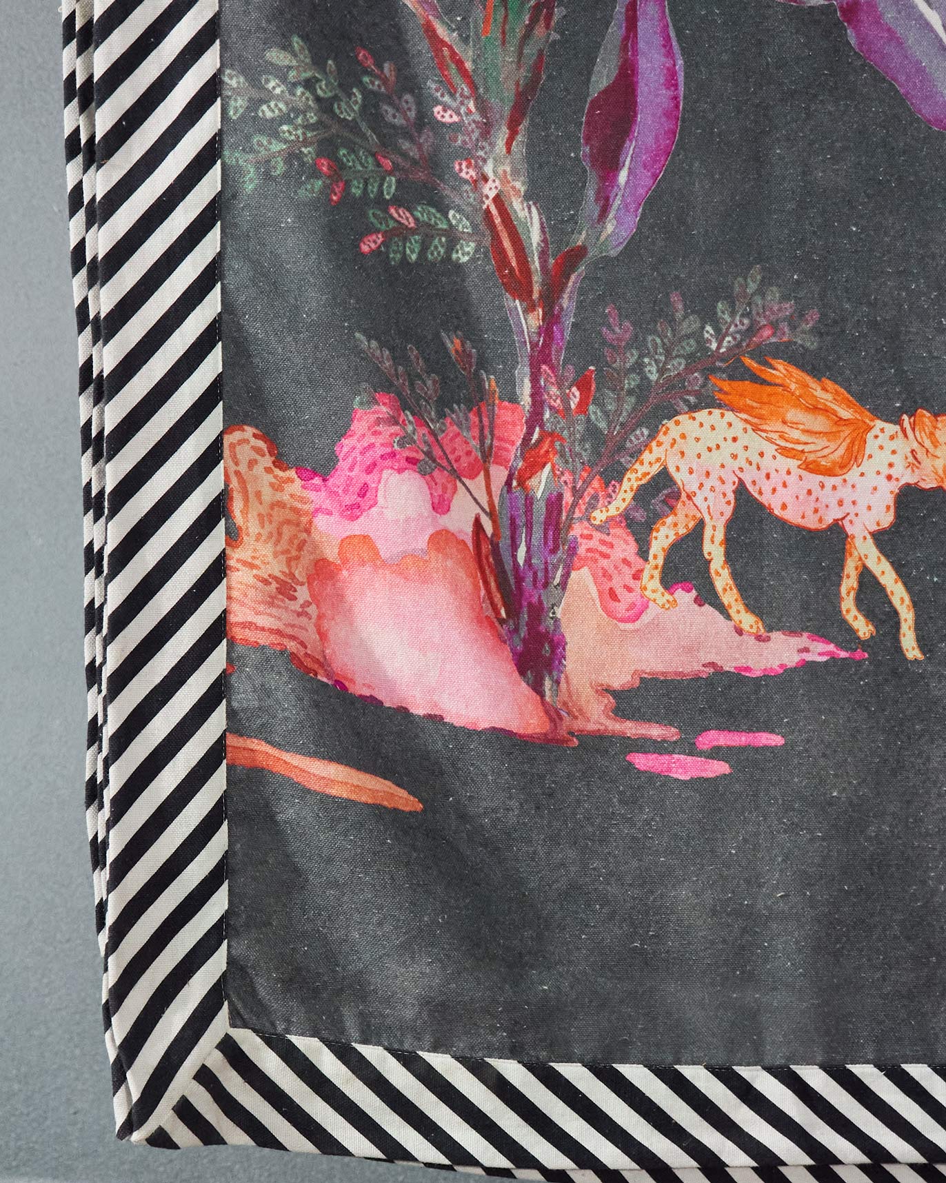 Singa Bed Cover - Queen