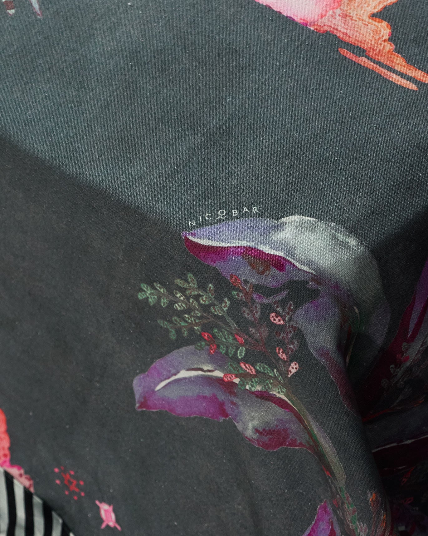 Singa Bed Cover - Queen