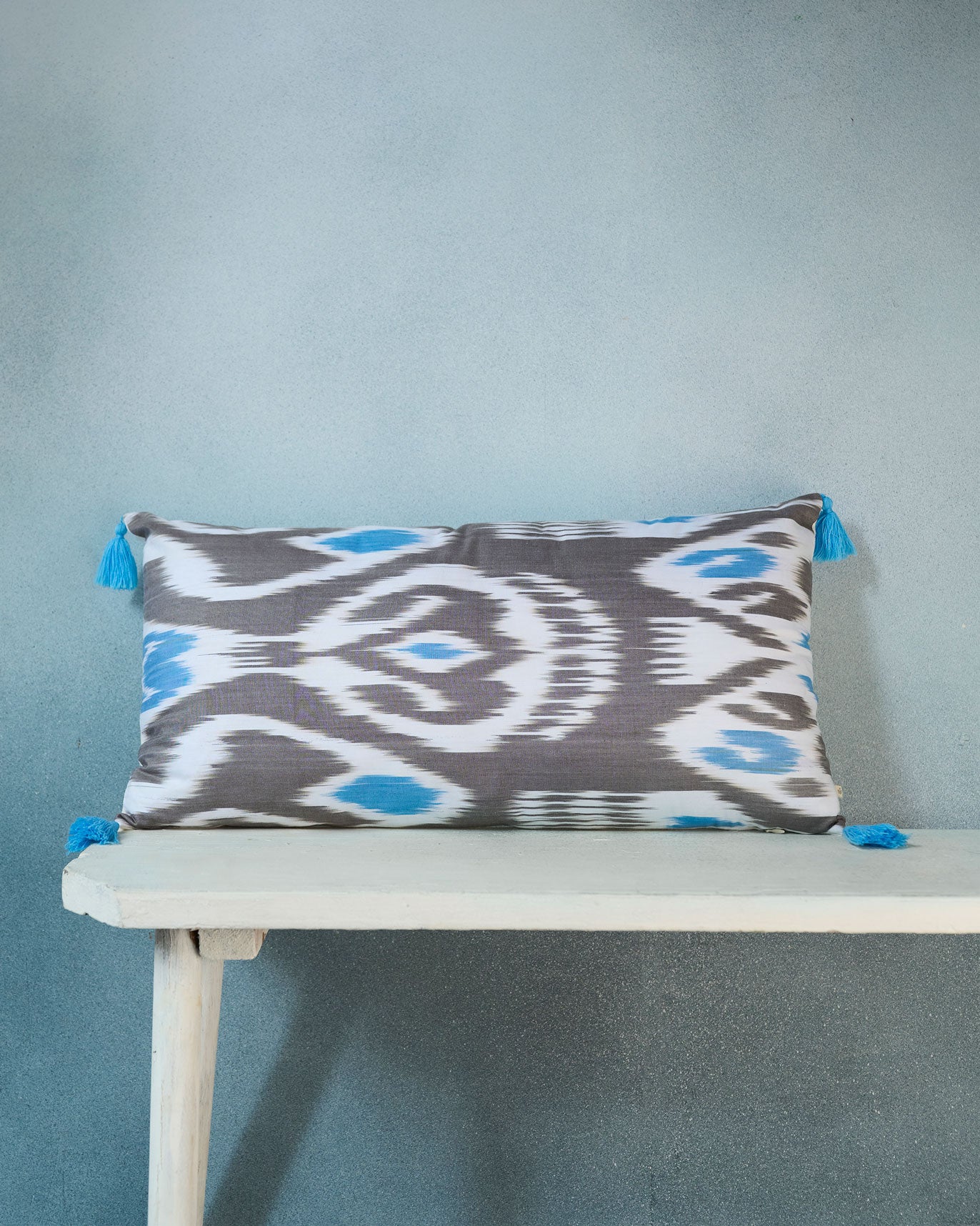 Mimpi Ikat Lumbar Cover