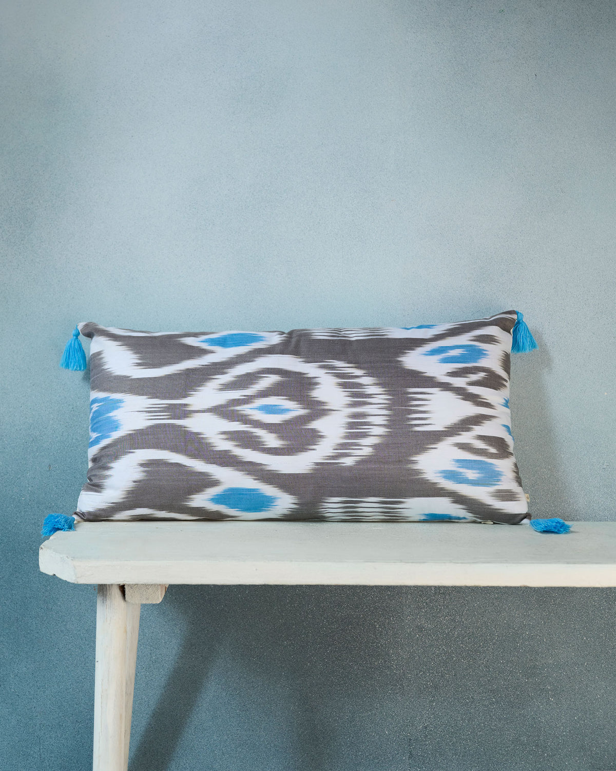 Mimpi Ikat Lumbar Cover