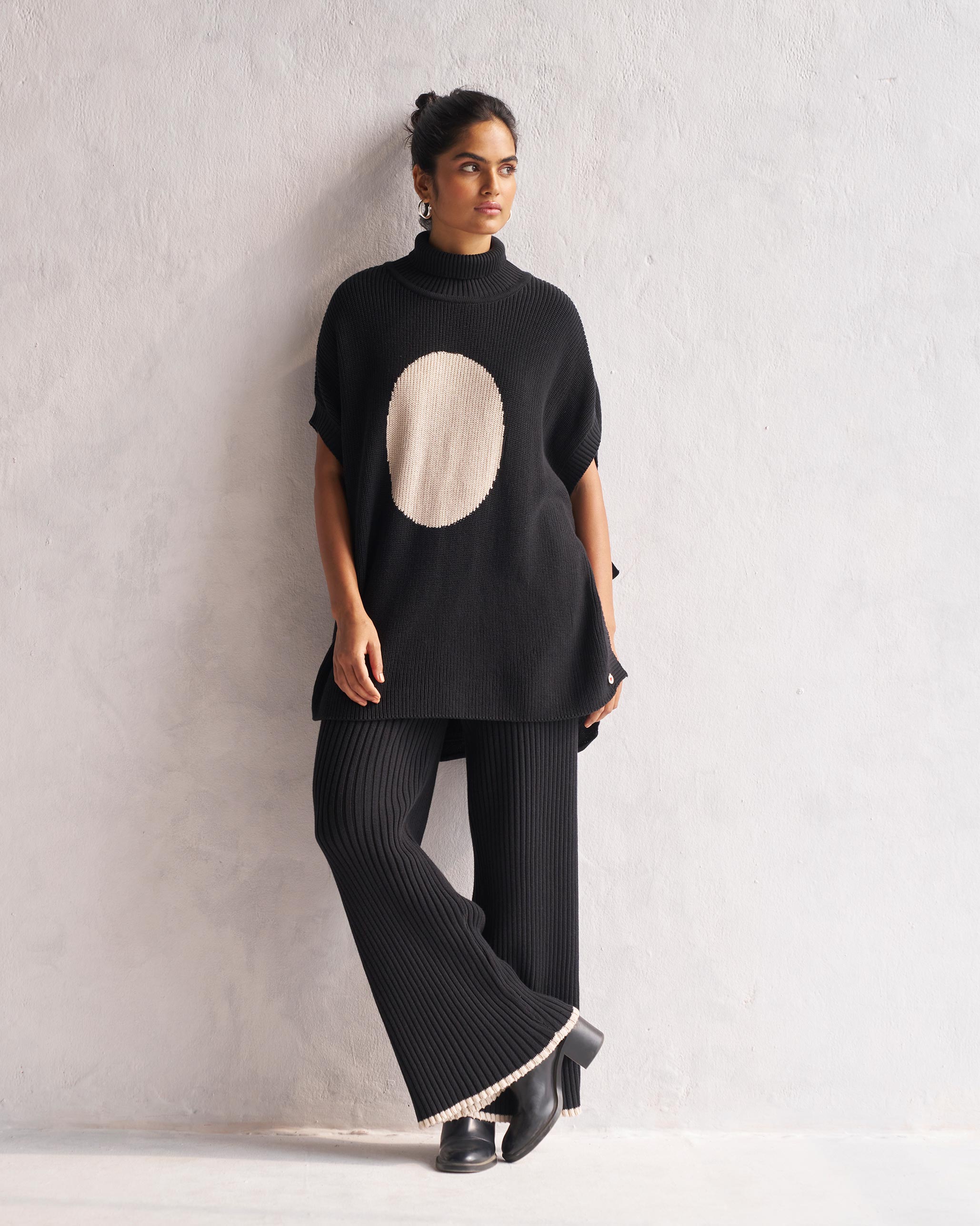 Turtle Neck Sweater - Black