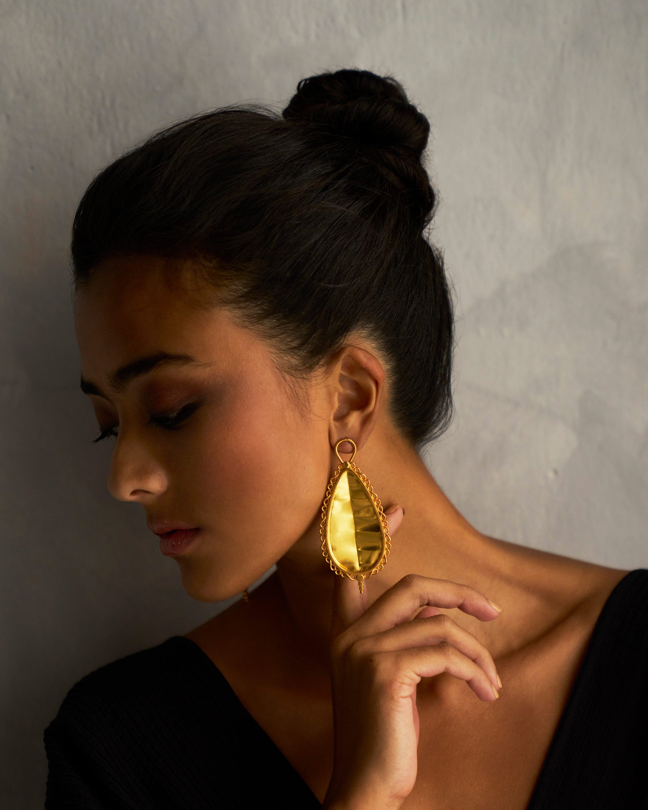 Frangi Leaf Earrings - Gold