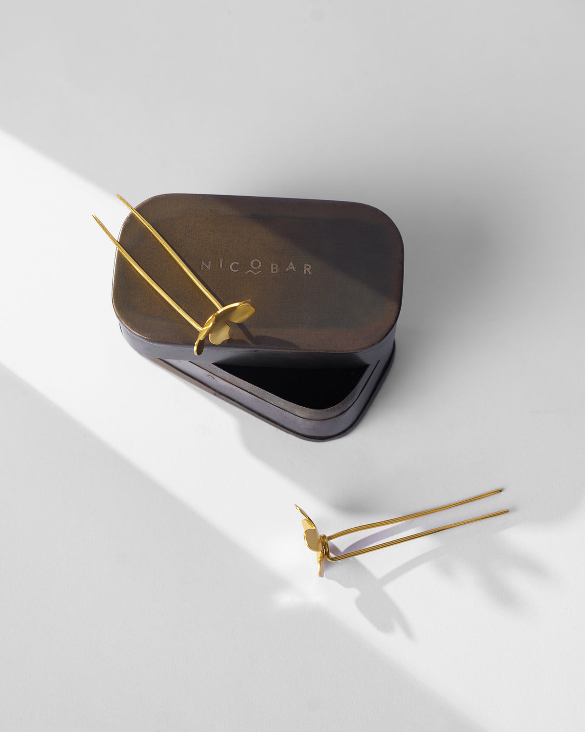 Small Poppy Hairpins - Gold
