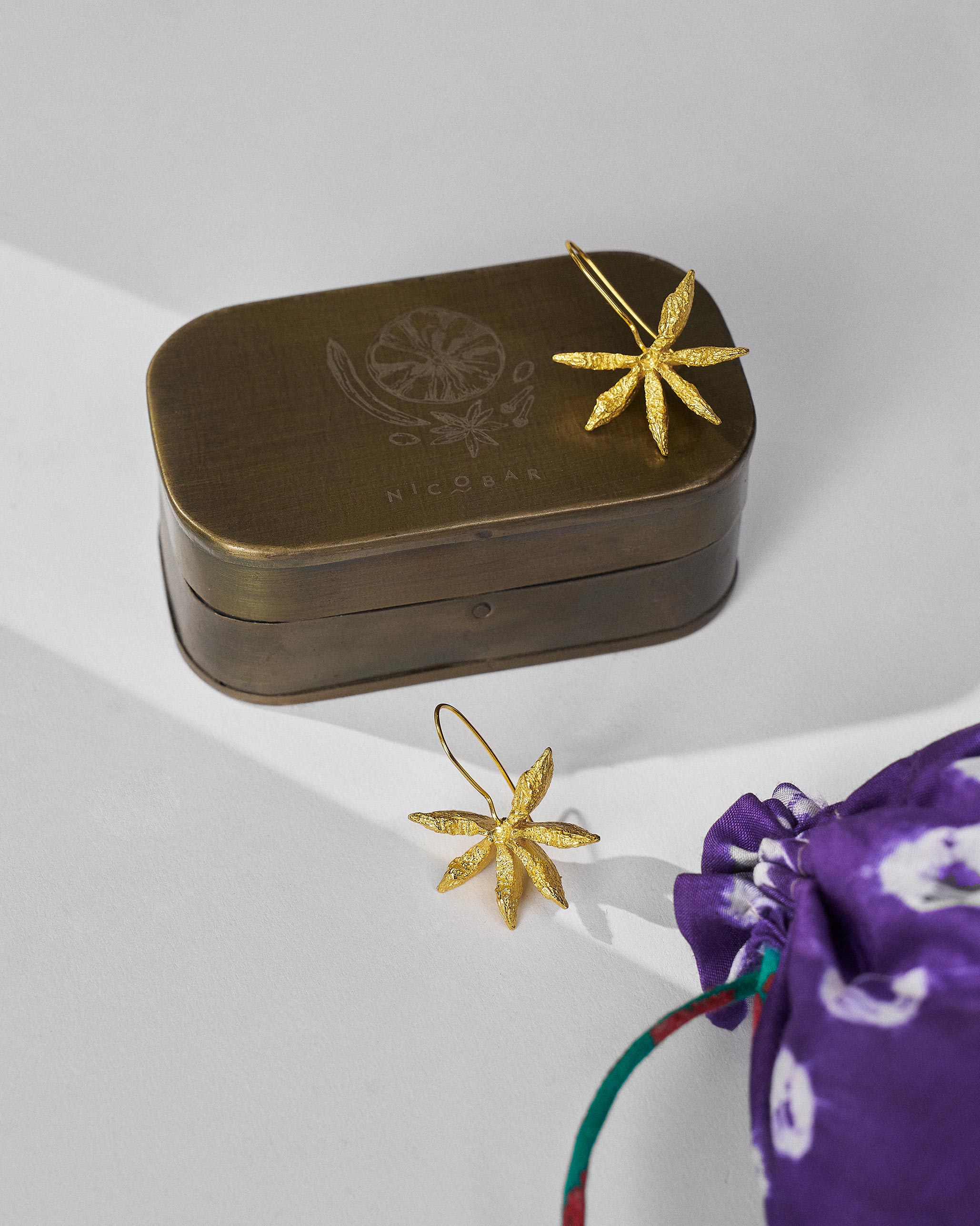 Star Anise Dangle Earrings - Gold