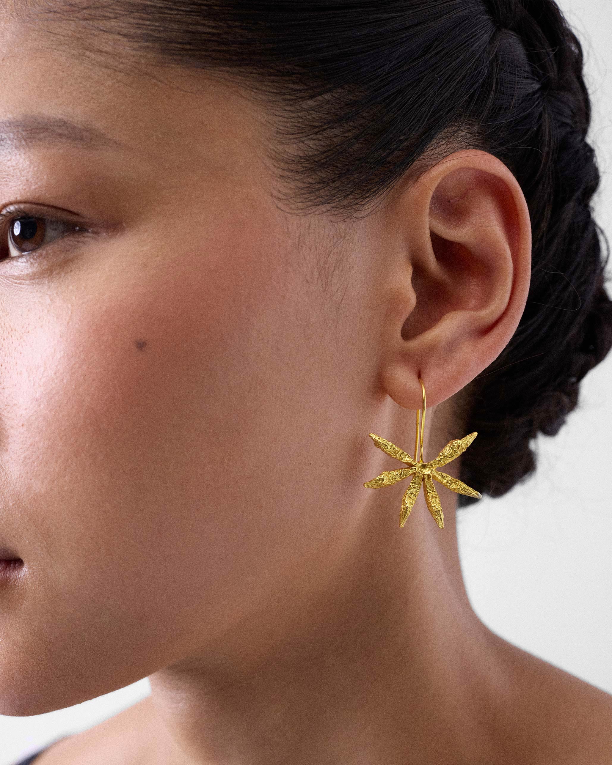 Star Anise Dangle Earrings - Gold