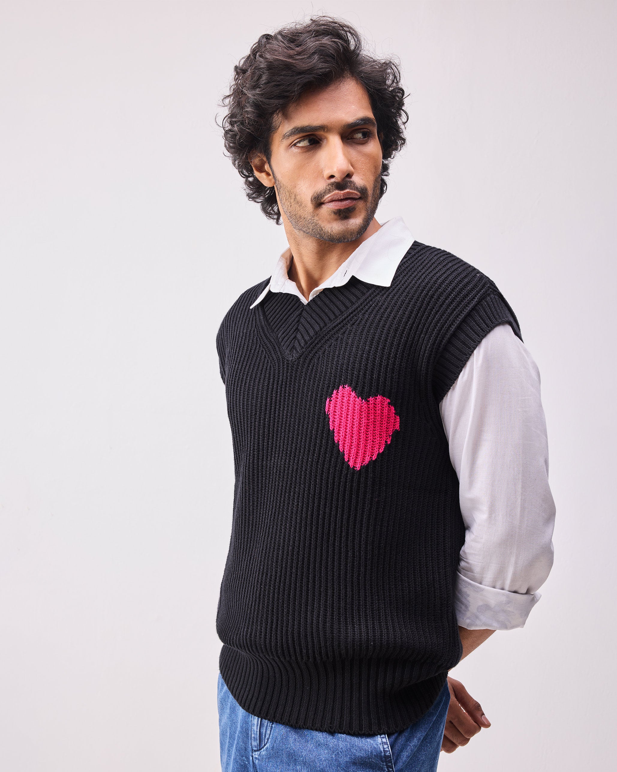 Yule V-neck Sweater - Black