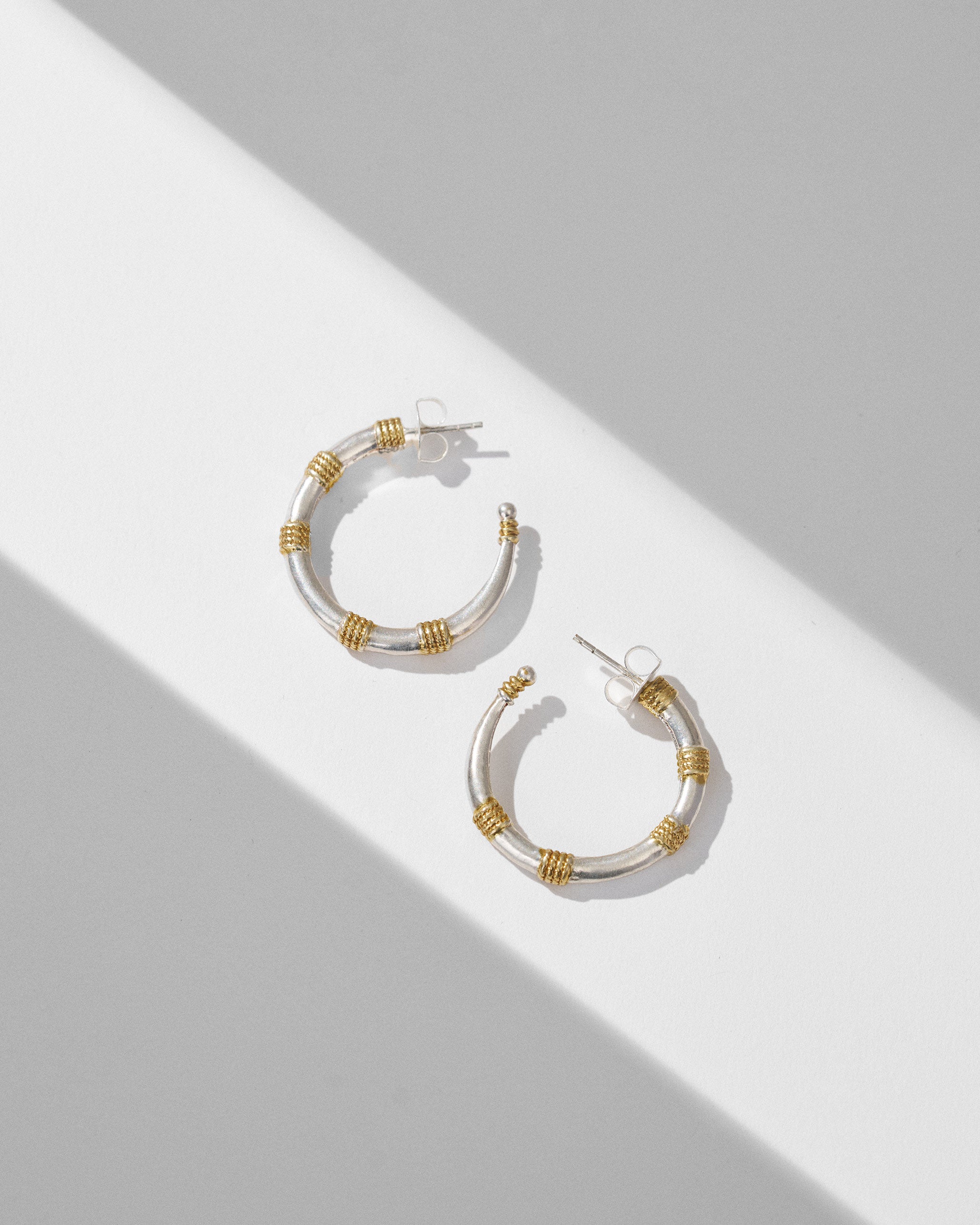 Dhoop Chaon Hoops Small - Silver & Gold