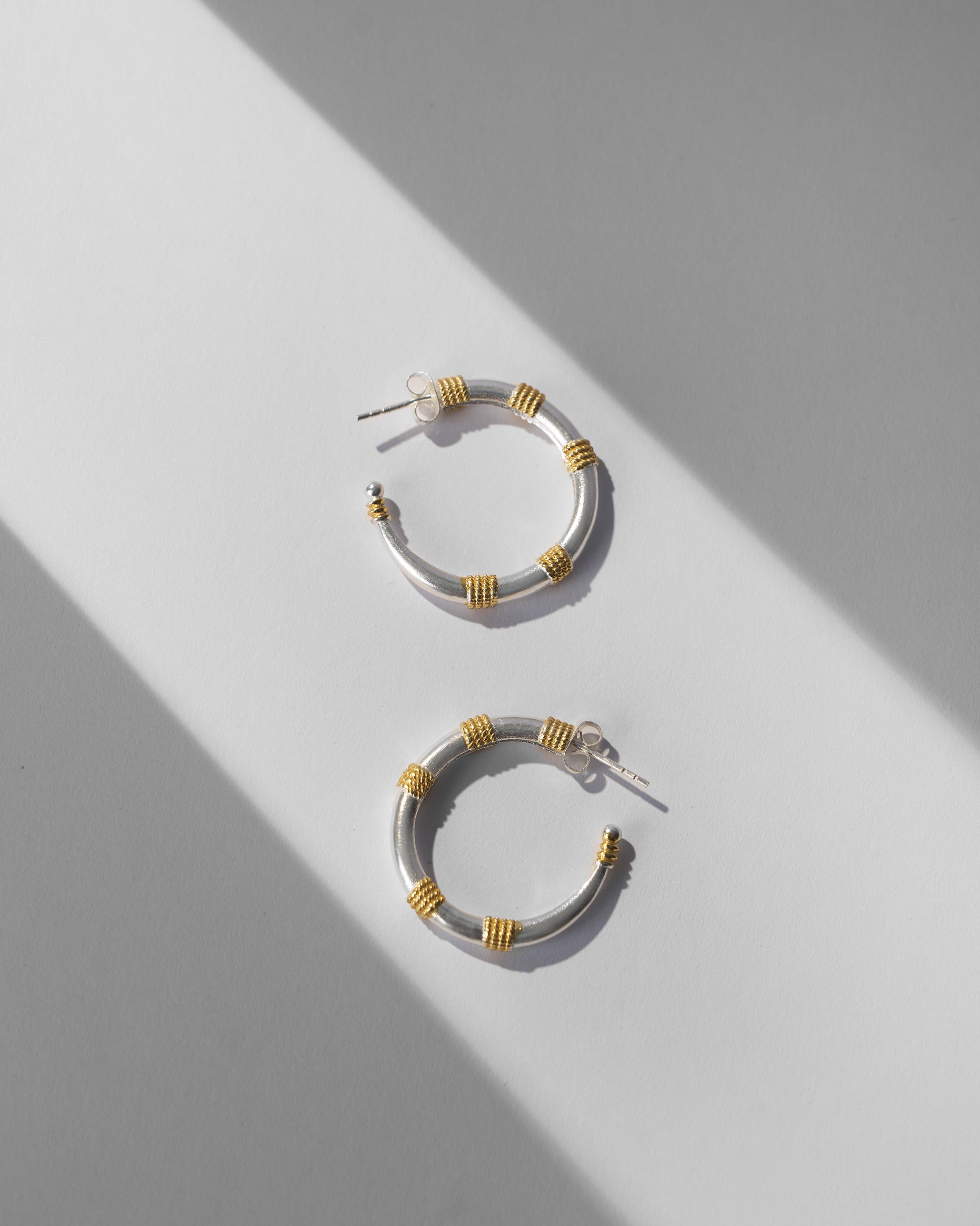 Dhoop Chaon Hoops Small - Silver & Gold