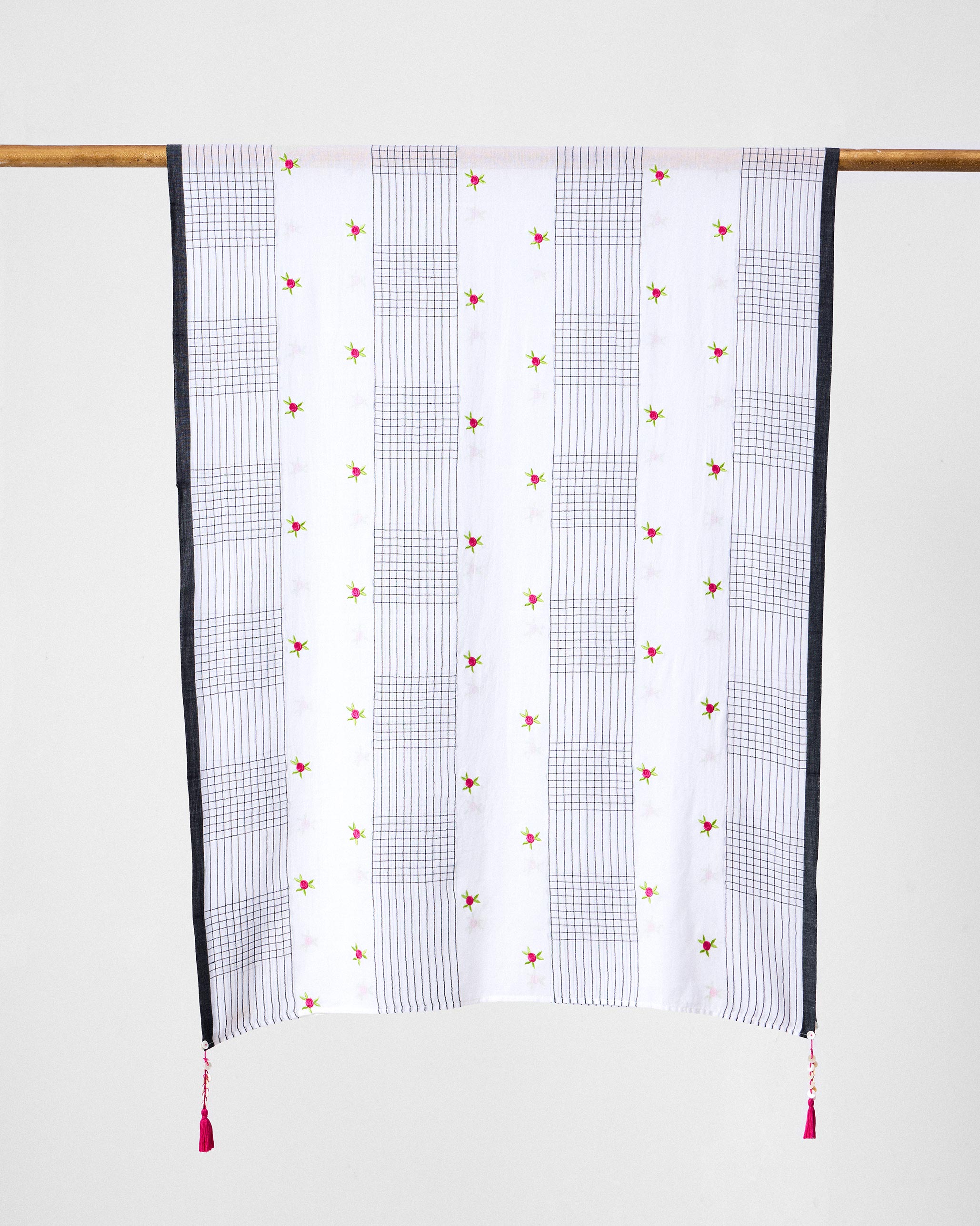 Rose Bloom Scarf - Black & White