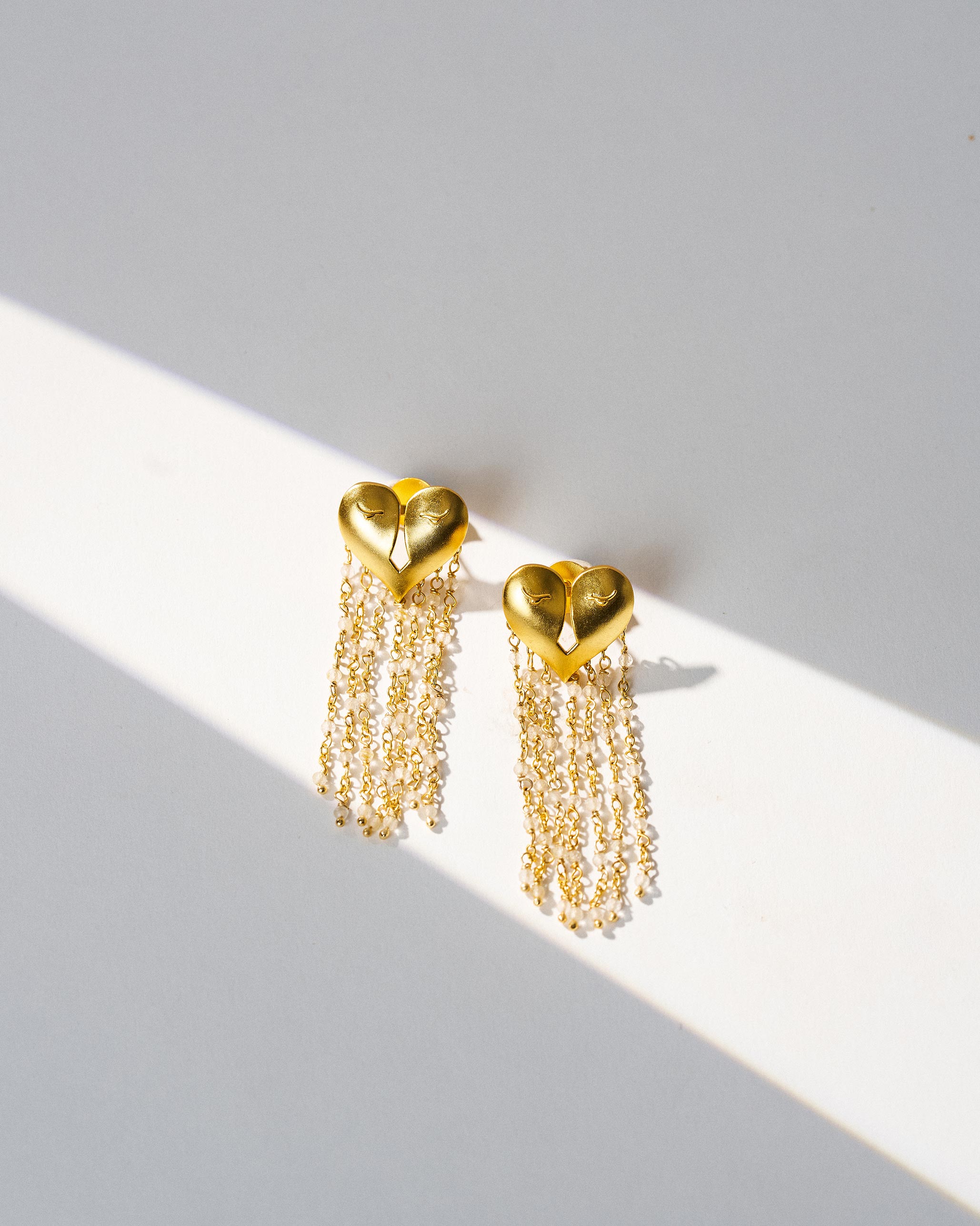 Jhilmil Dil Earrings - Gold