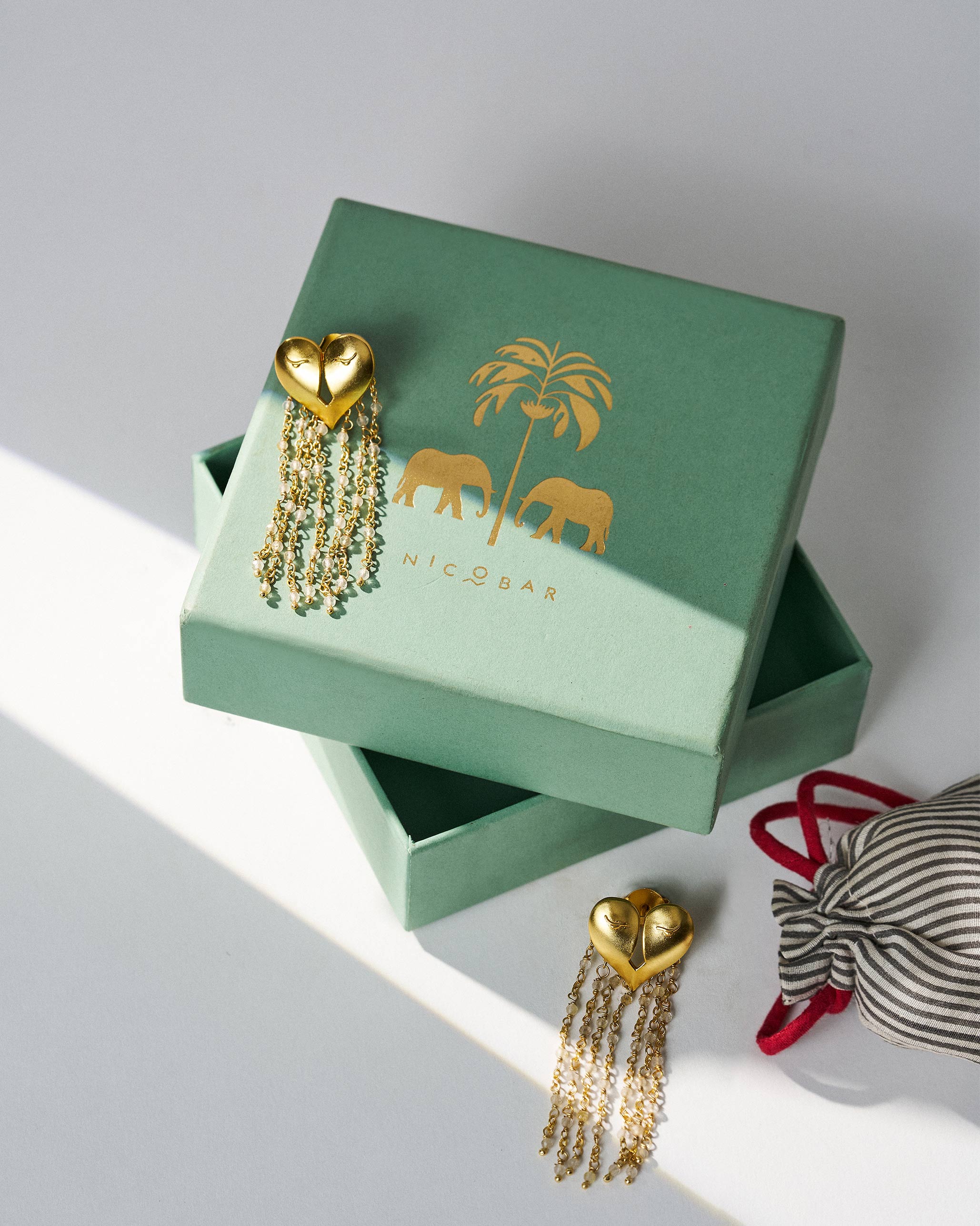 Jhilmil Dil Earrings - Gold