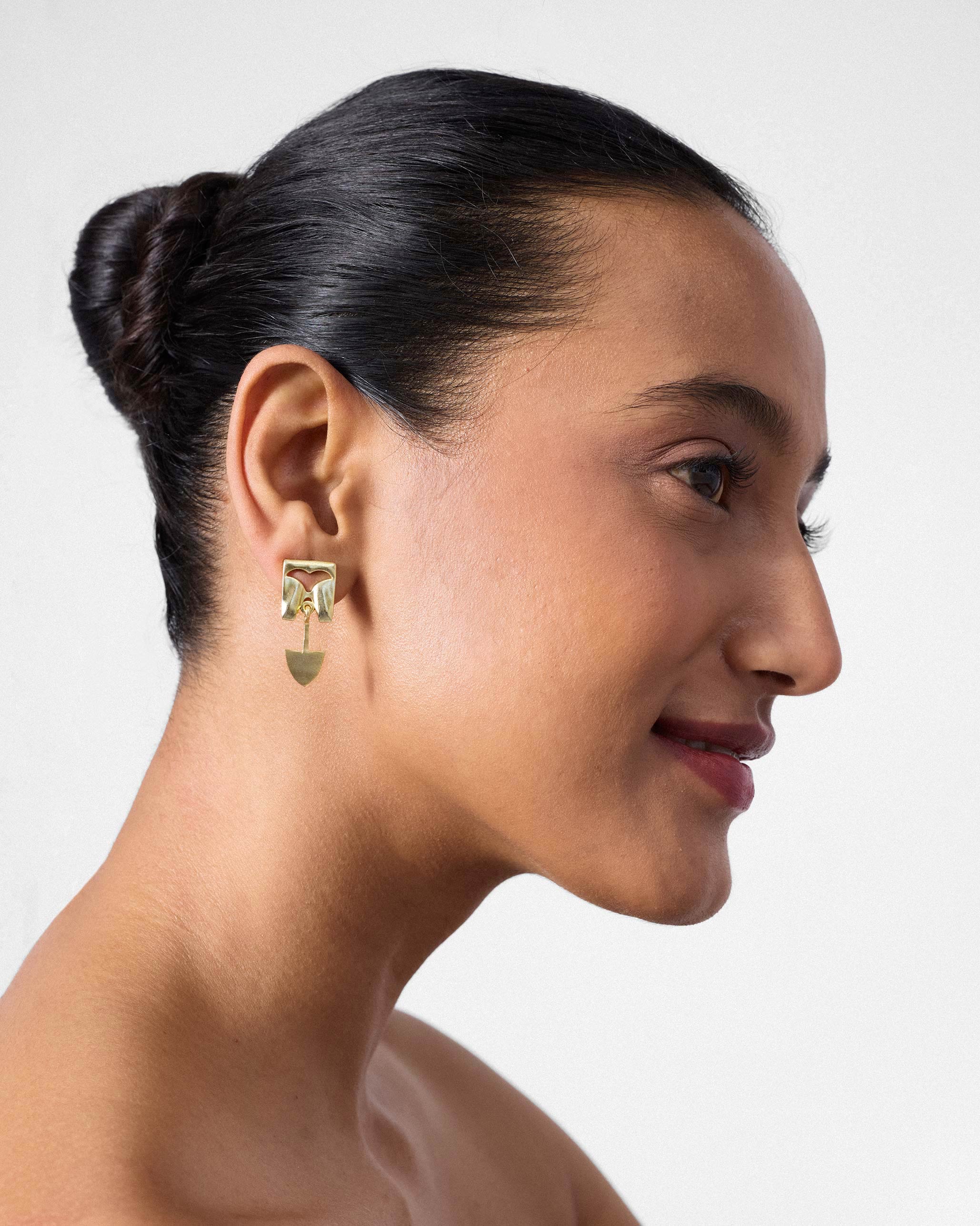 Machli Studs - Gold