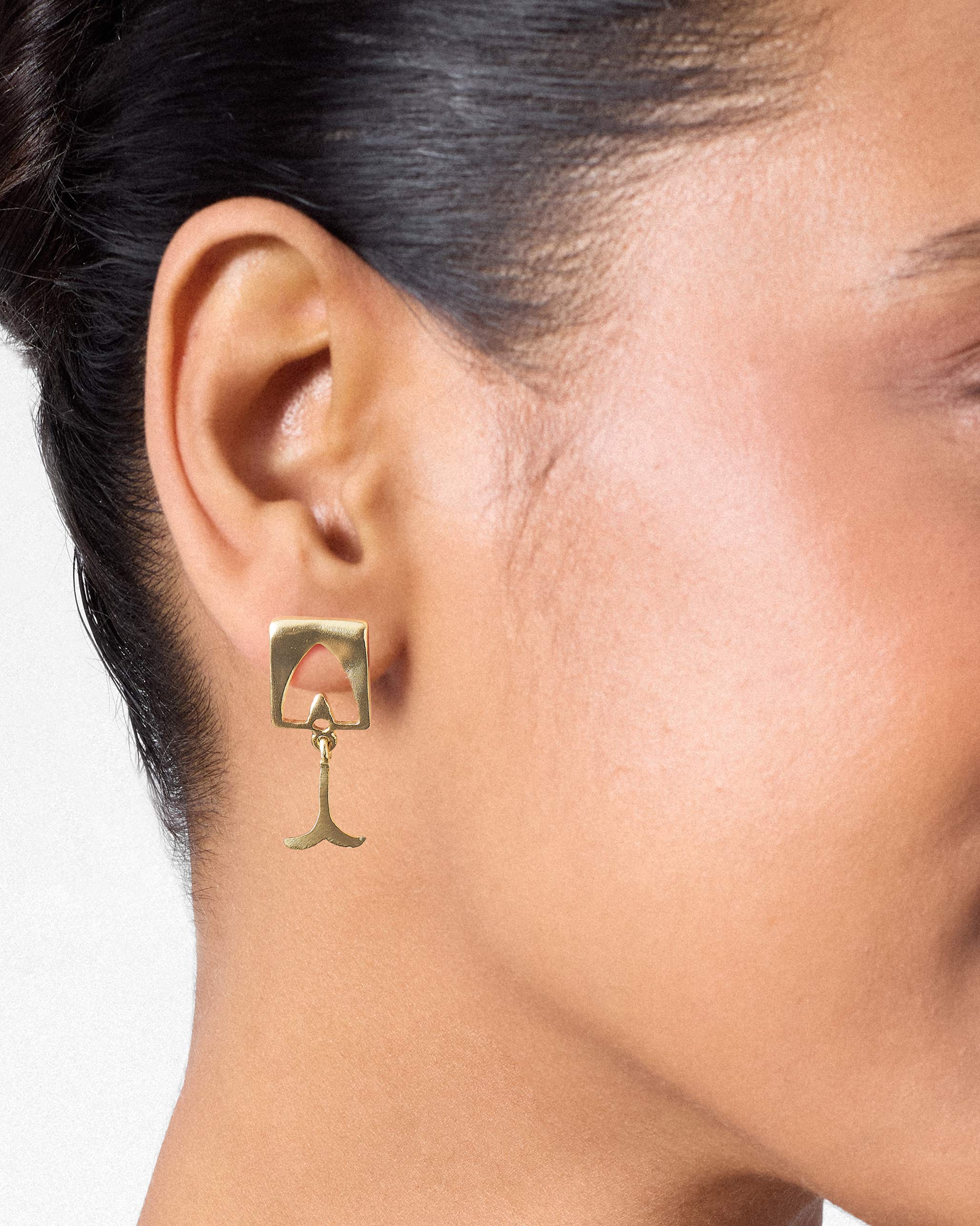 Machli Studs - Gold