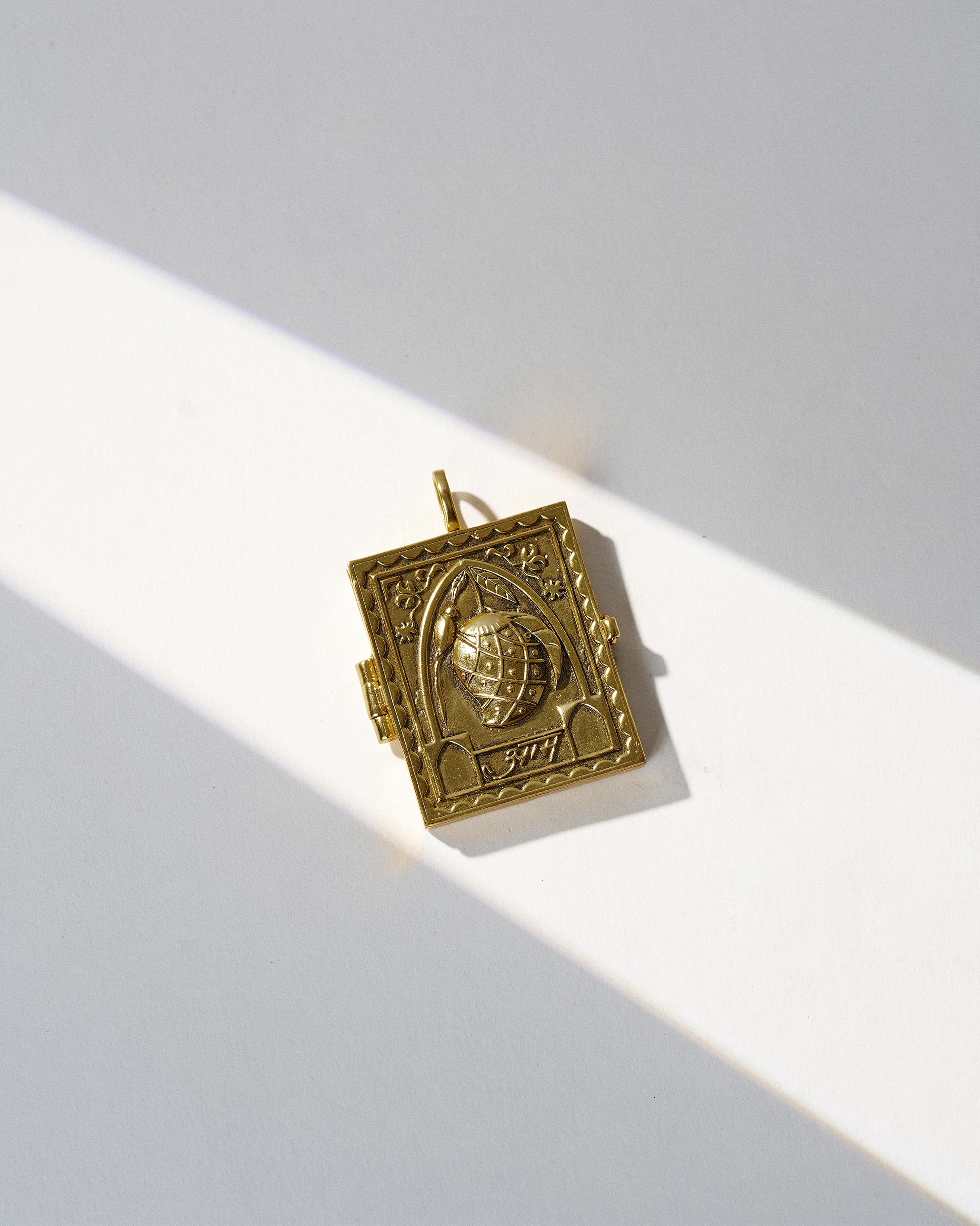 Tota Locket - Gold