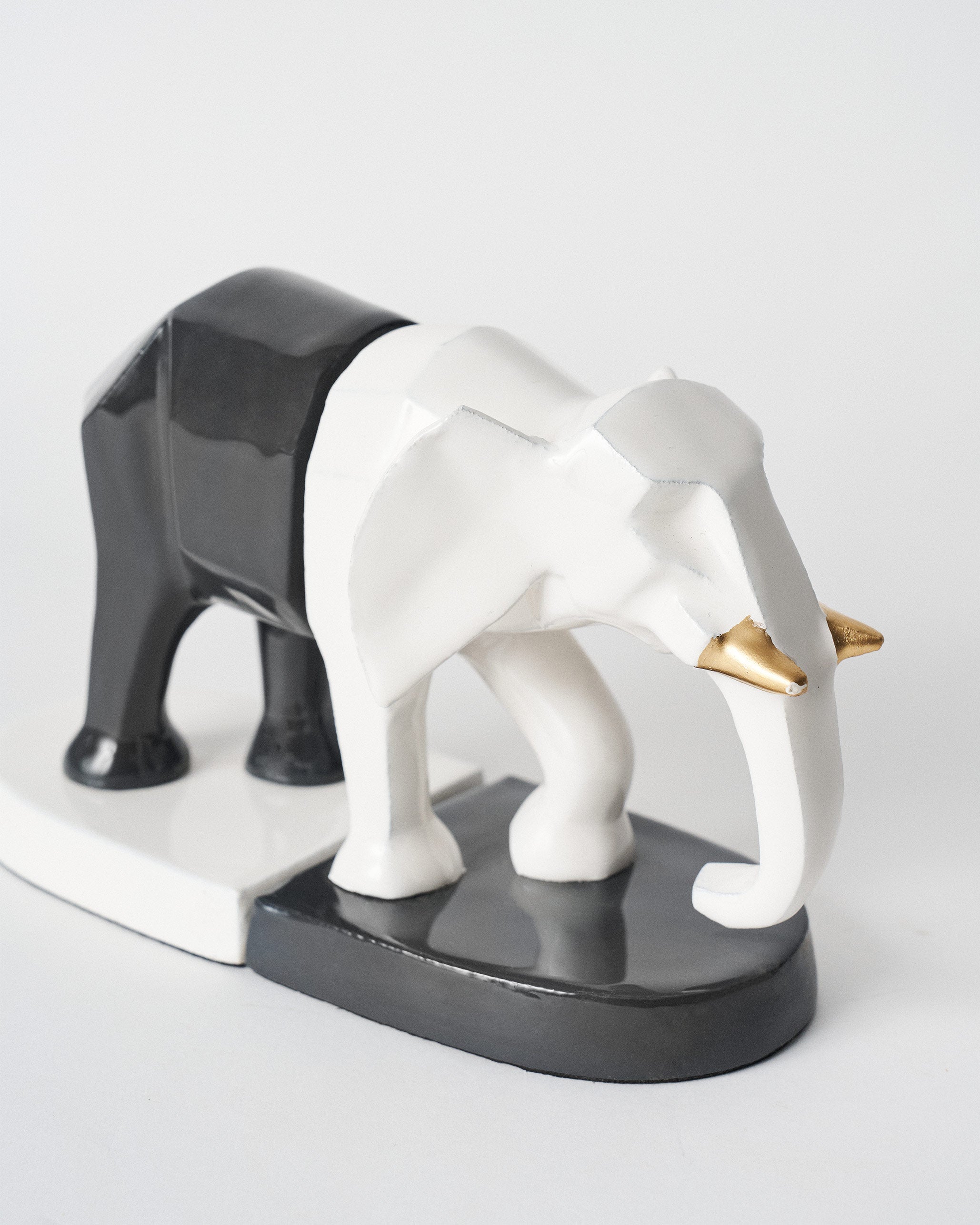Ele Bookend