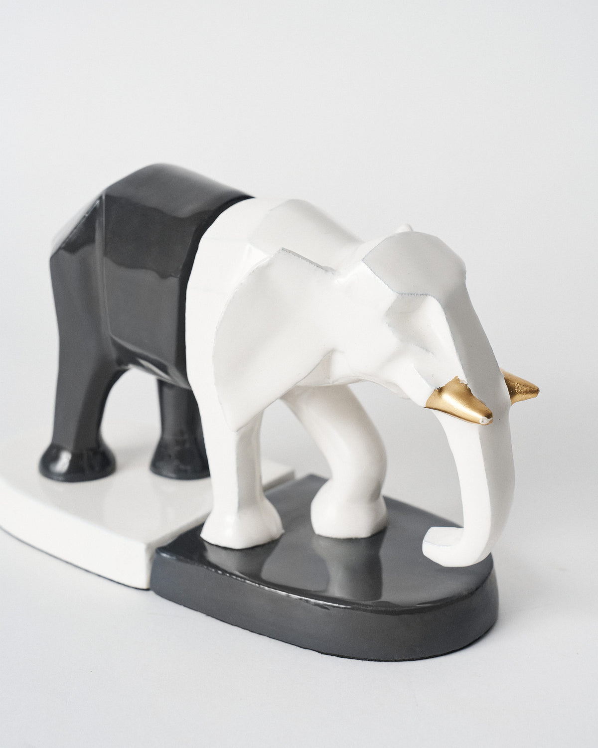 Ele Bookend