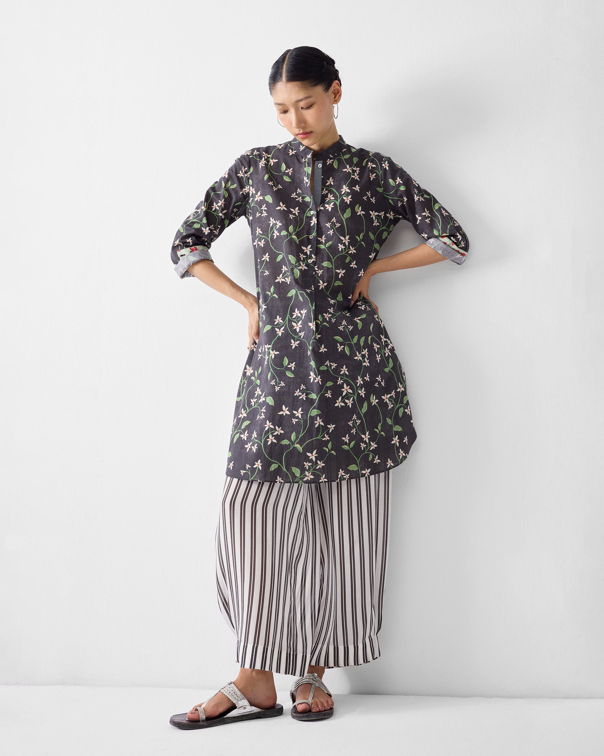 Basic Mid Length Kurta - Charcoal Print
