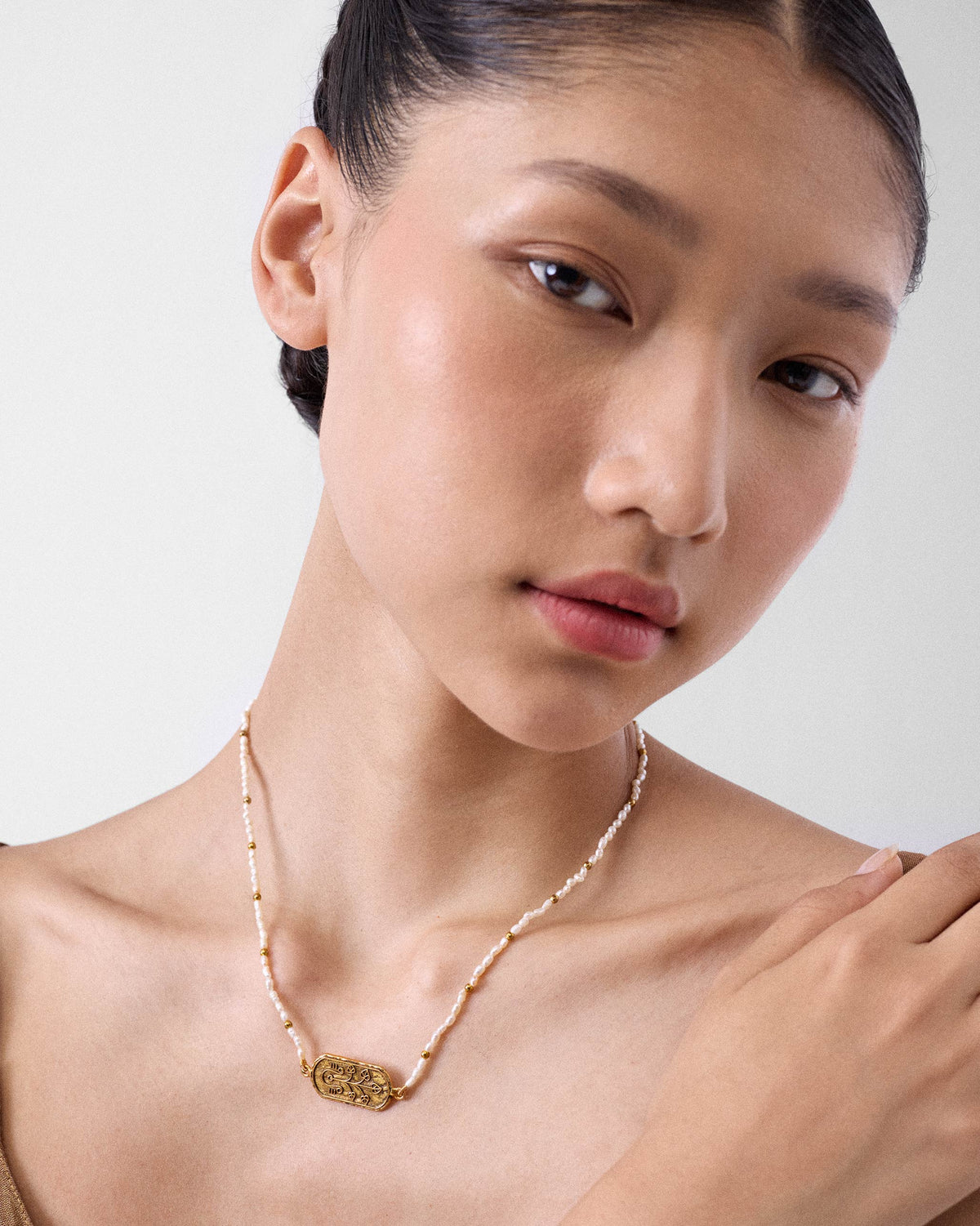 Pearl Peepul Choker - Gold