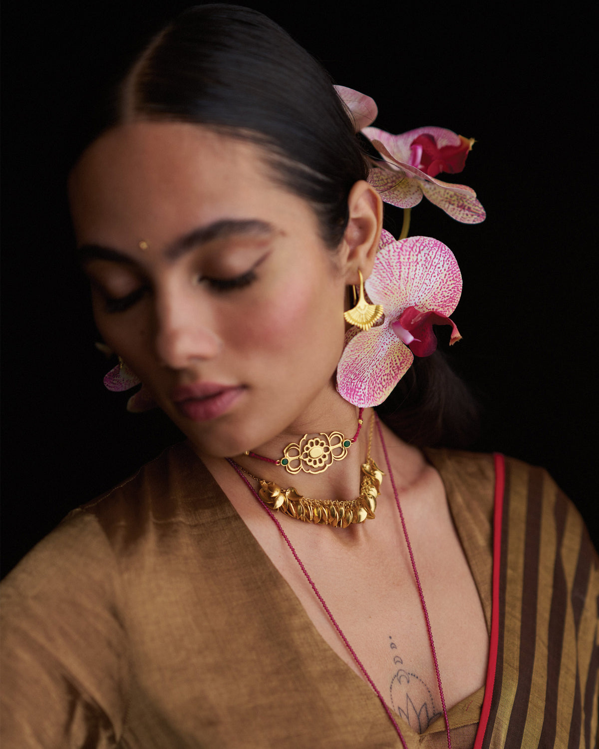 Titli Choker - Gold
