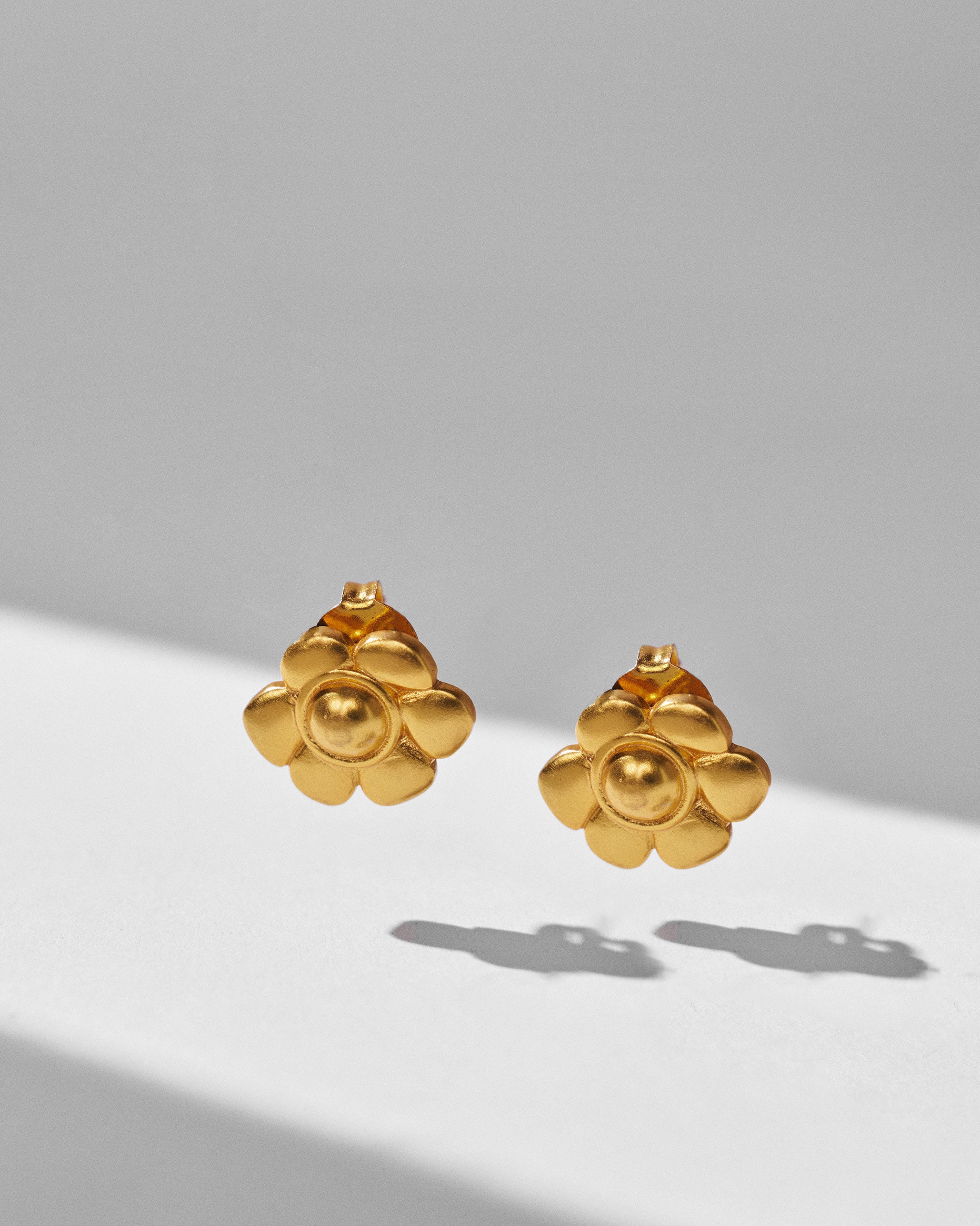 Daylily Studs - Gold