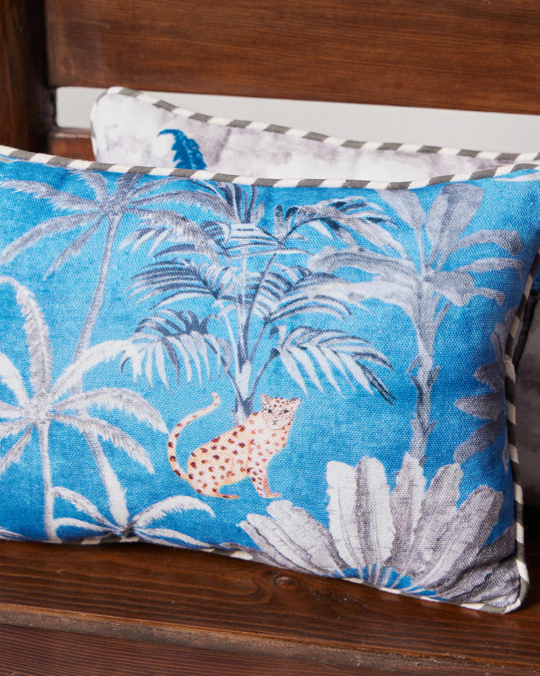 Sindhu Car Cushion- Blue