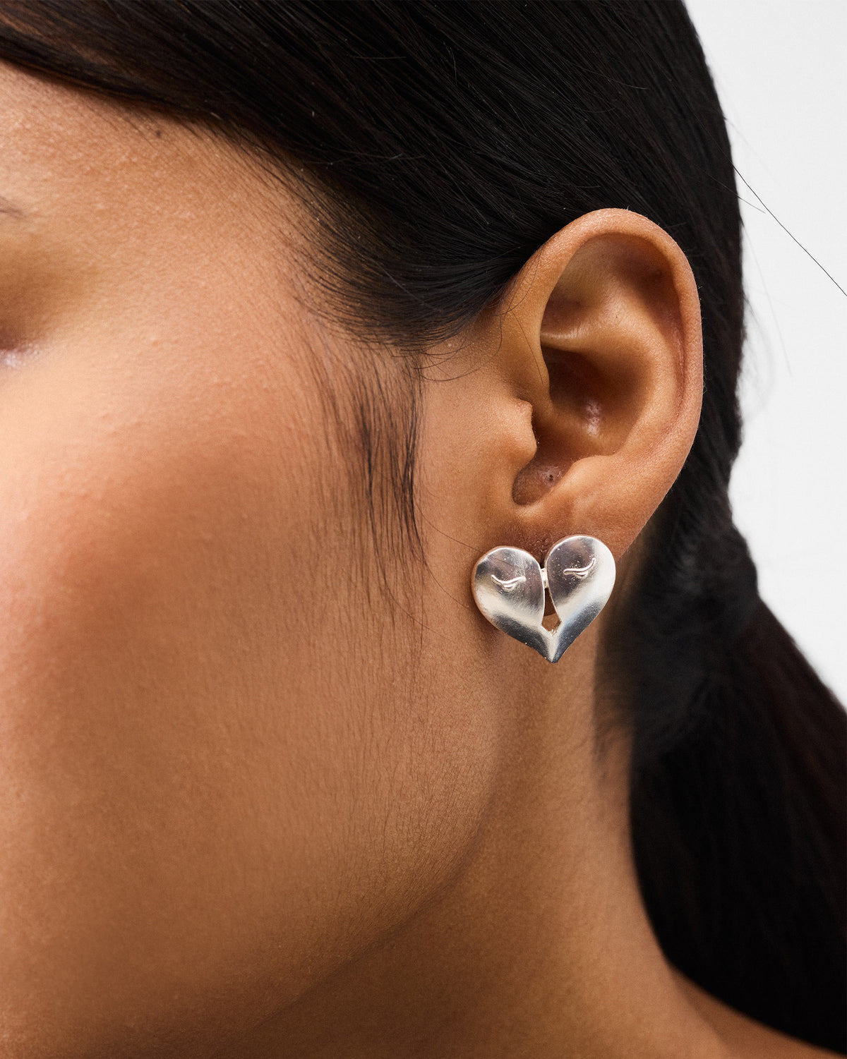 Dil Studs - Silver