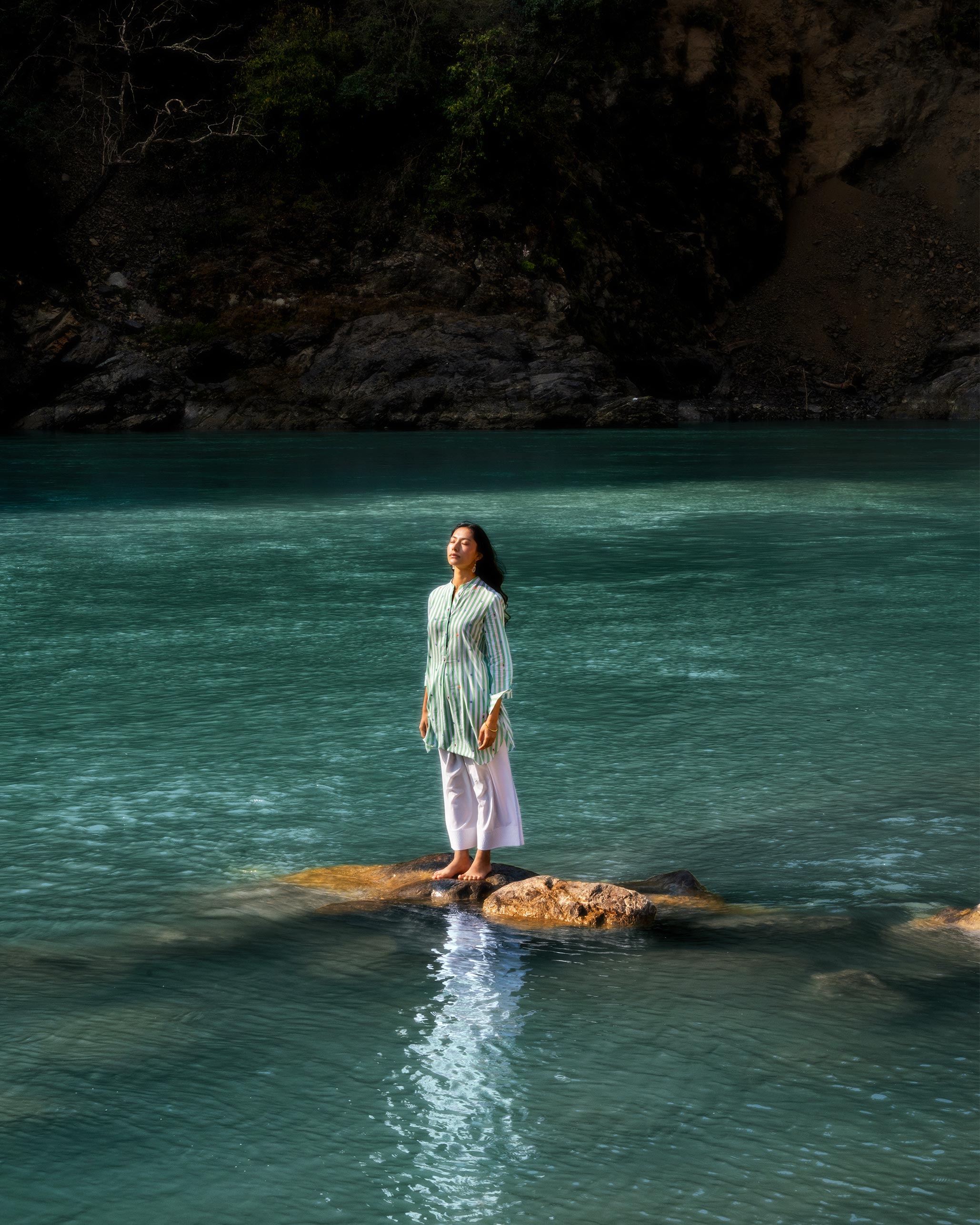 Basic Mid length Kurta - Green & White Embroidered