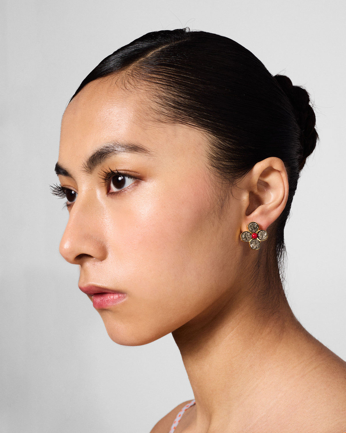Sindhu Studs - Gold