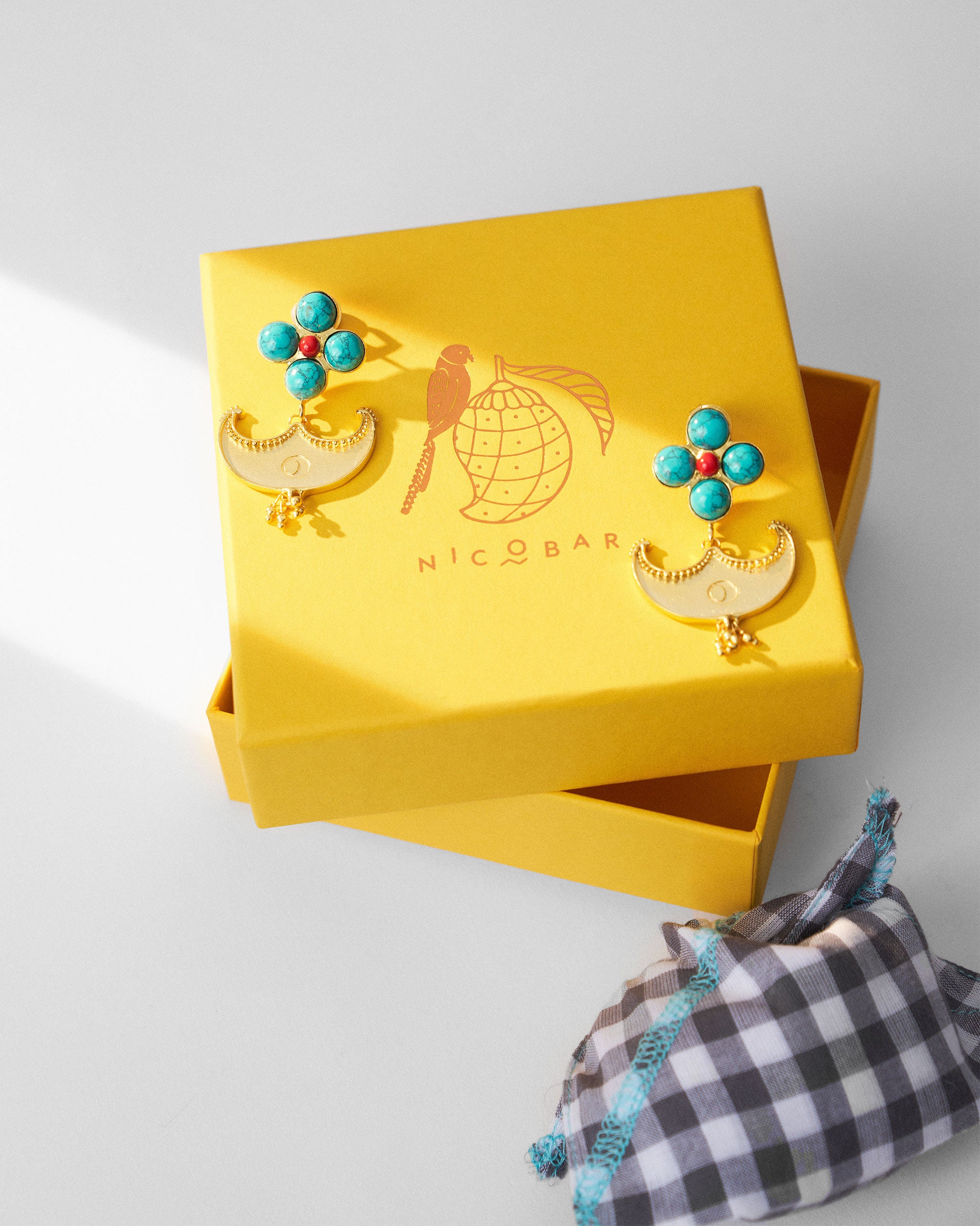 Naav Earrings - Gold