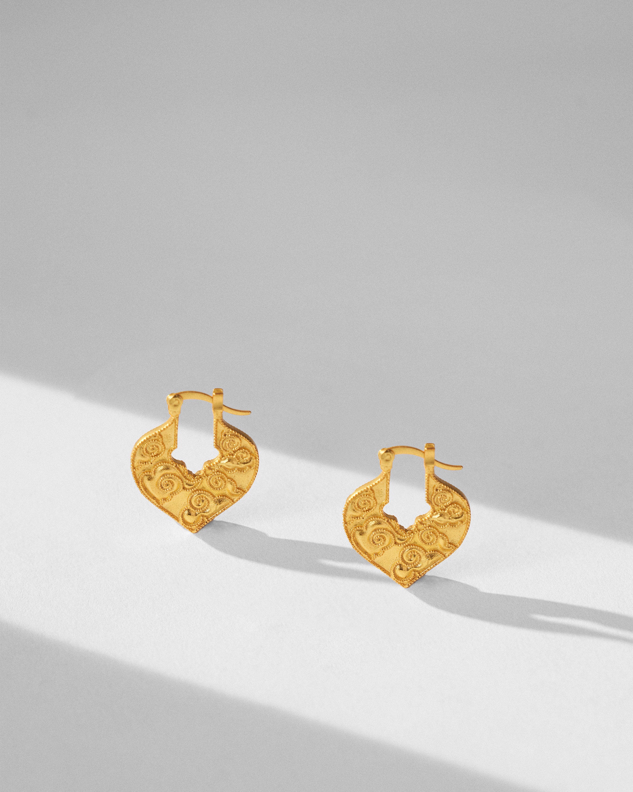 Badal Dil Earrings - Gold