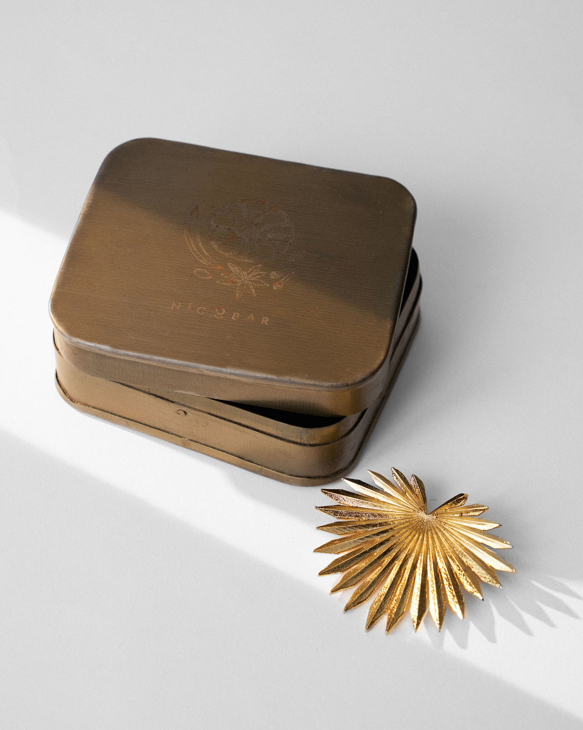 Palm Leaf Brooch - Gold