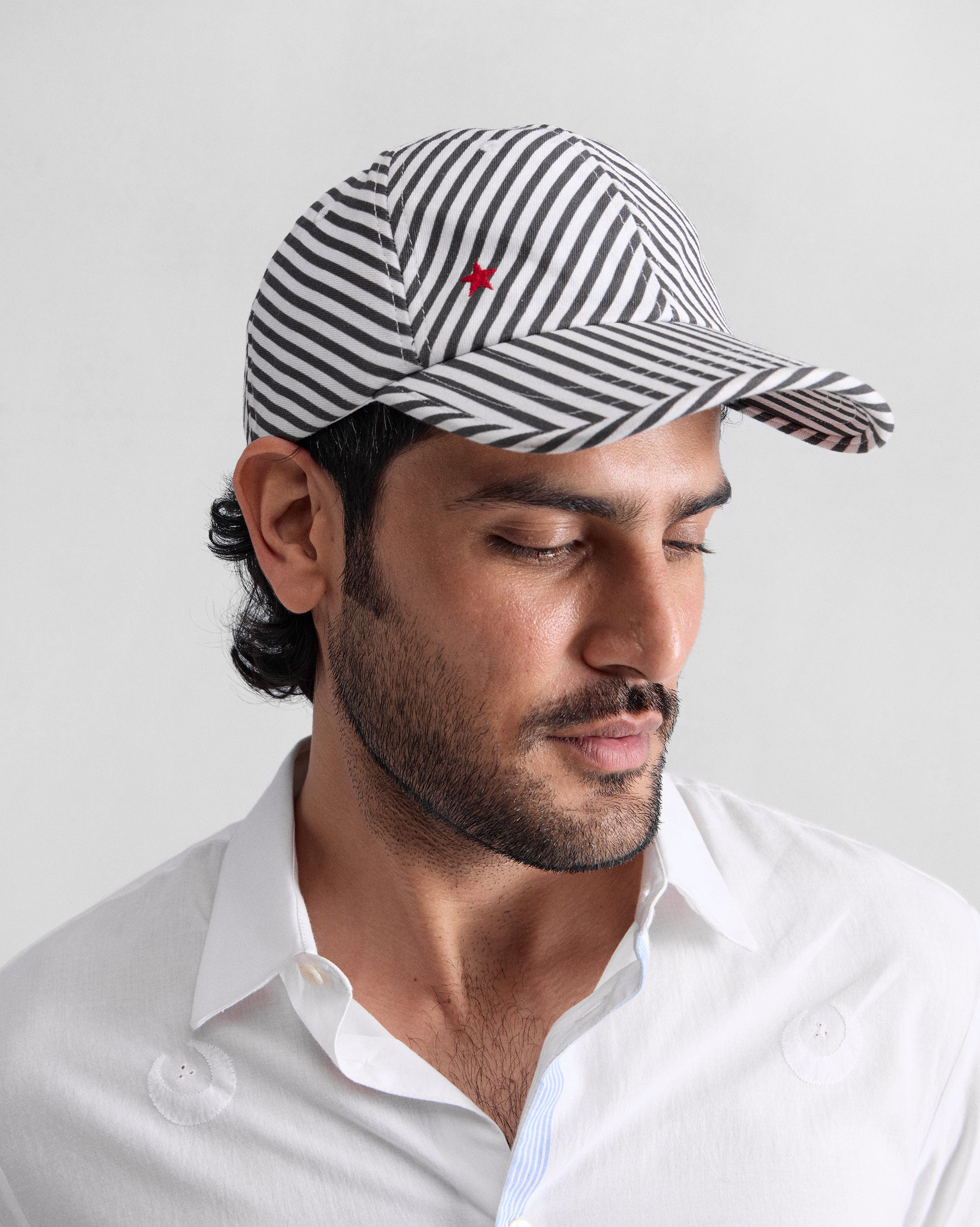 Traveller's Cap - Charcoal & Ivory