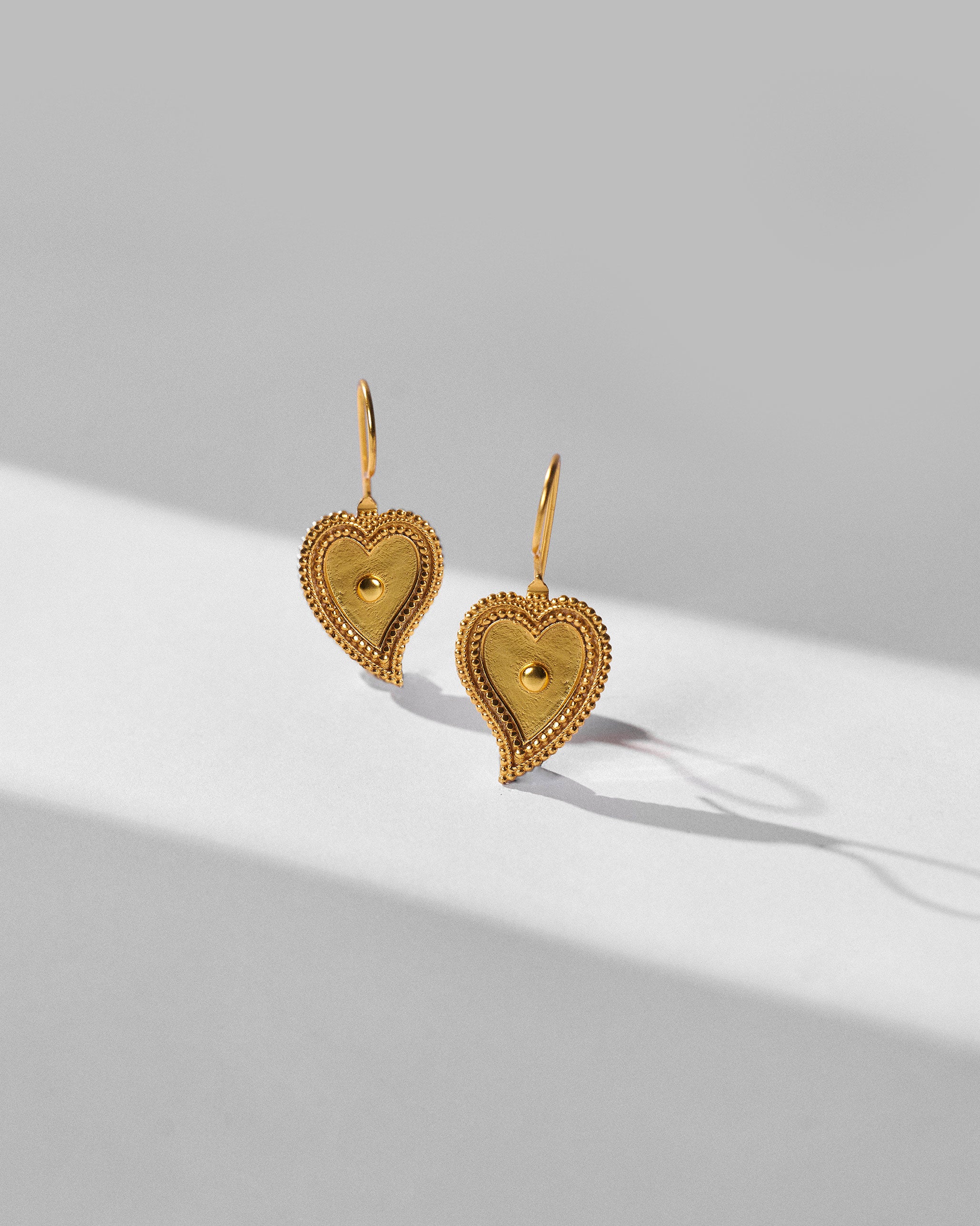Hearty Earrings - Gold