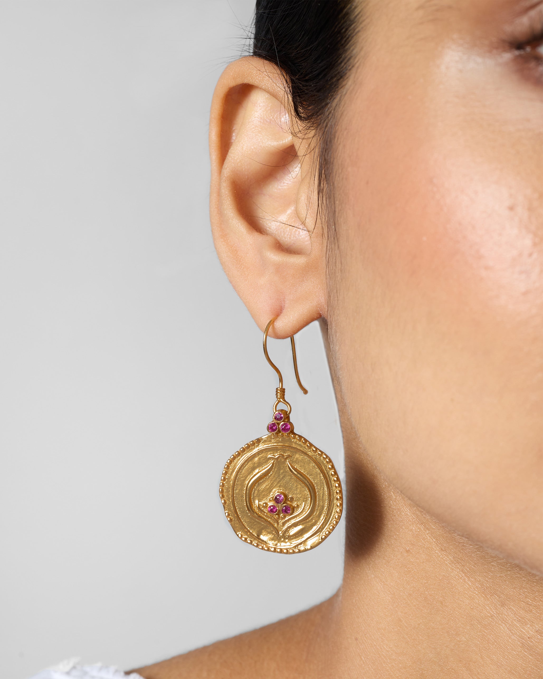 Anaar Dana Earrings - Gold