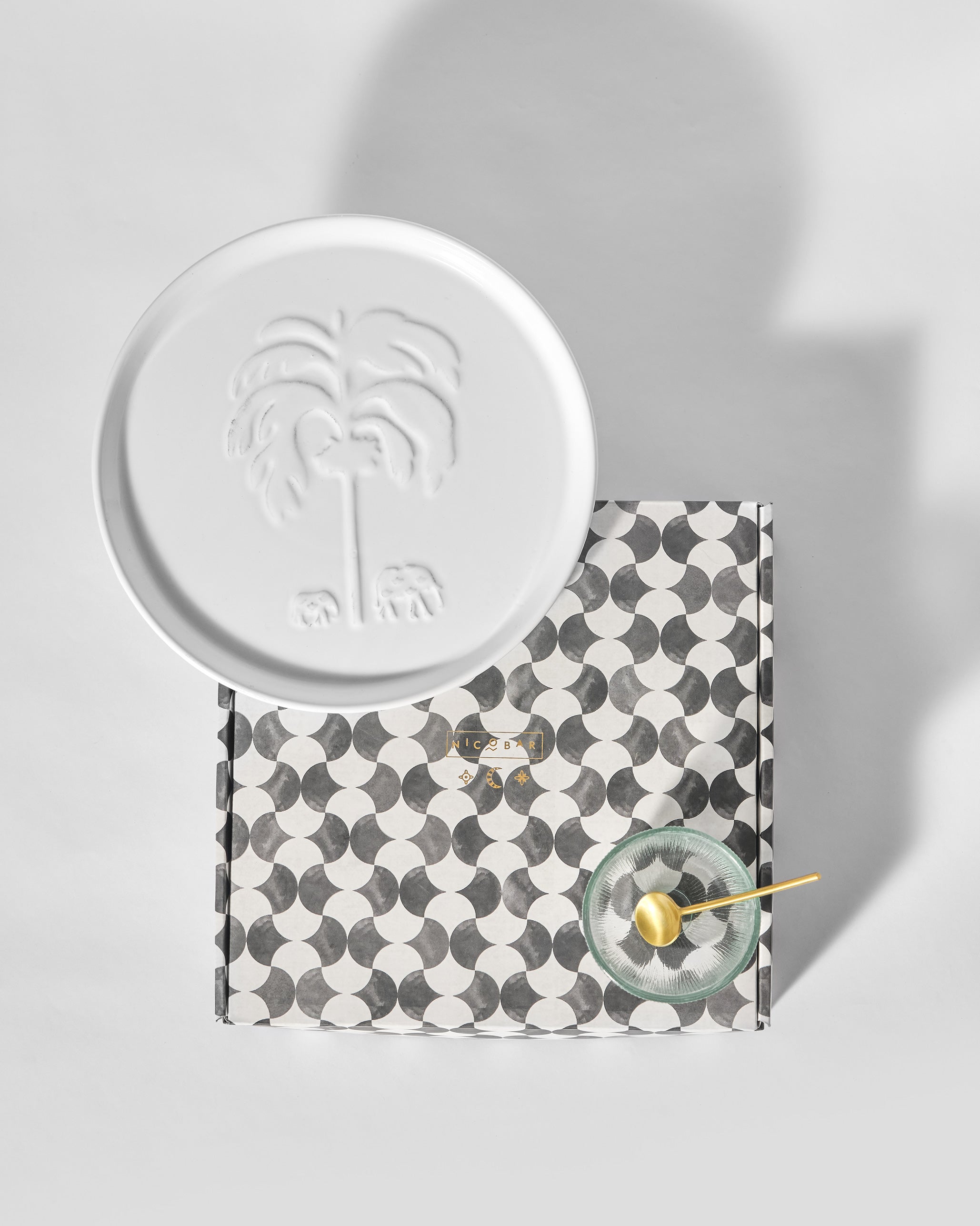 Ele Palm Chip & Dip Platter