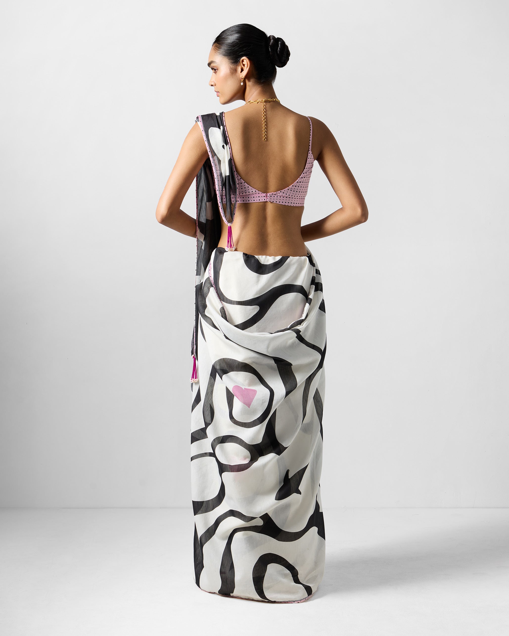 Ella Sari - White & Black Printed