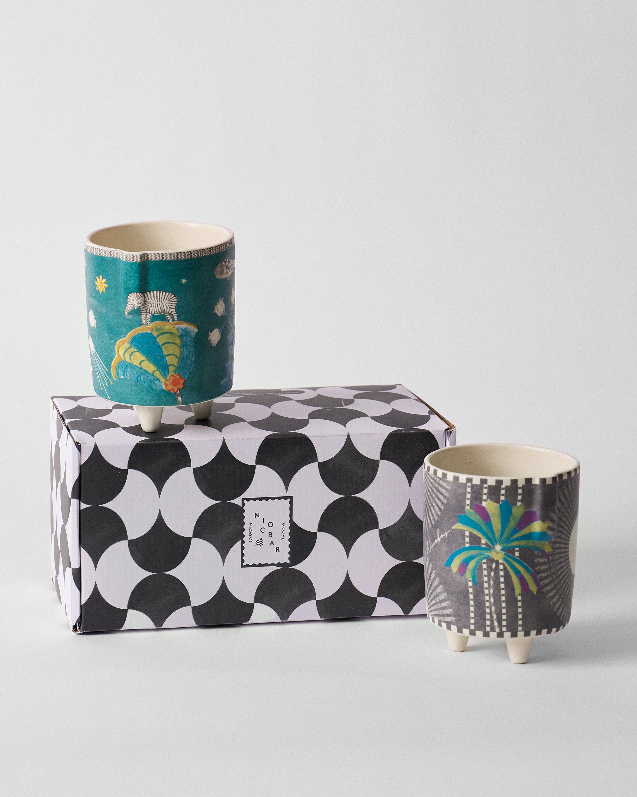Palm Bloom Planter - Set of 2