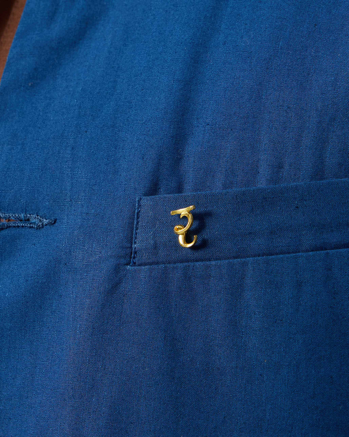 Alphabet- R Pin - Gold