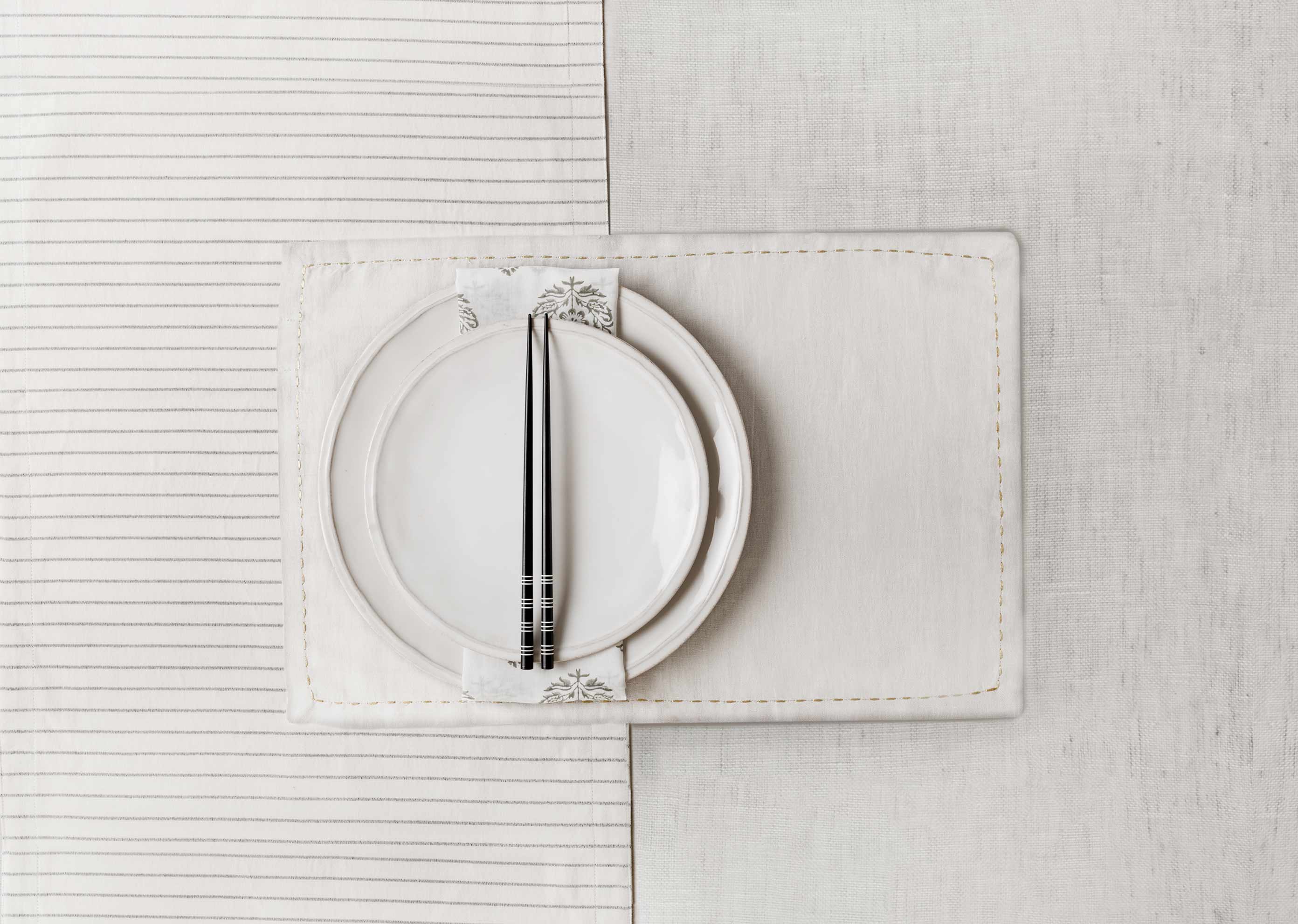 Fukuro Placemat (Set of 2) - Light Grey & Gold