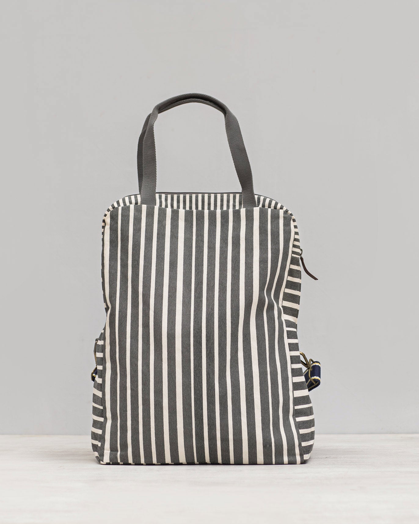 Noto Artist's Bag - Charcoal